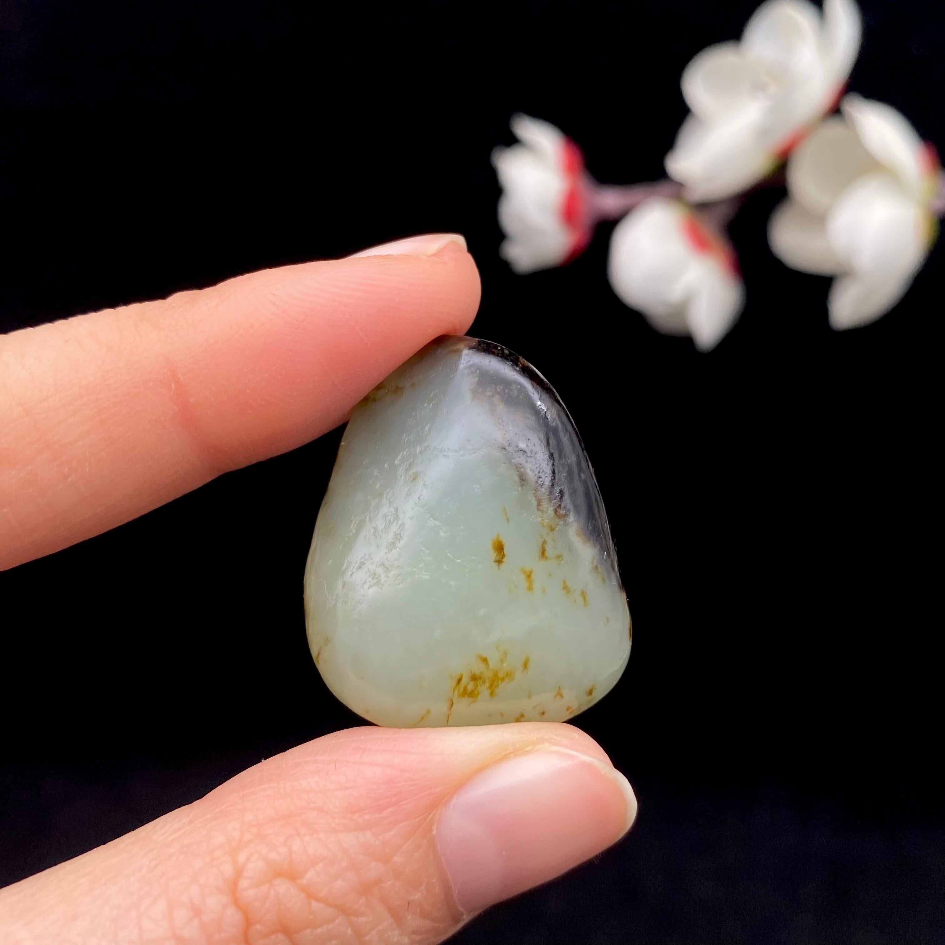 和田玉聚黑皮籽料（12.4g）