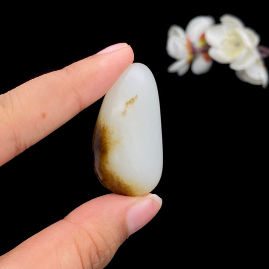 和田玉秋梨皮籽料挂件（23g）