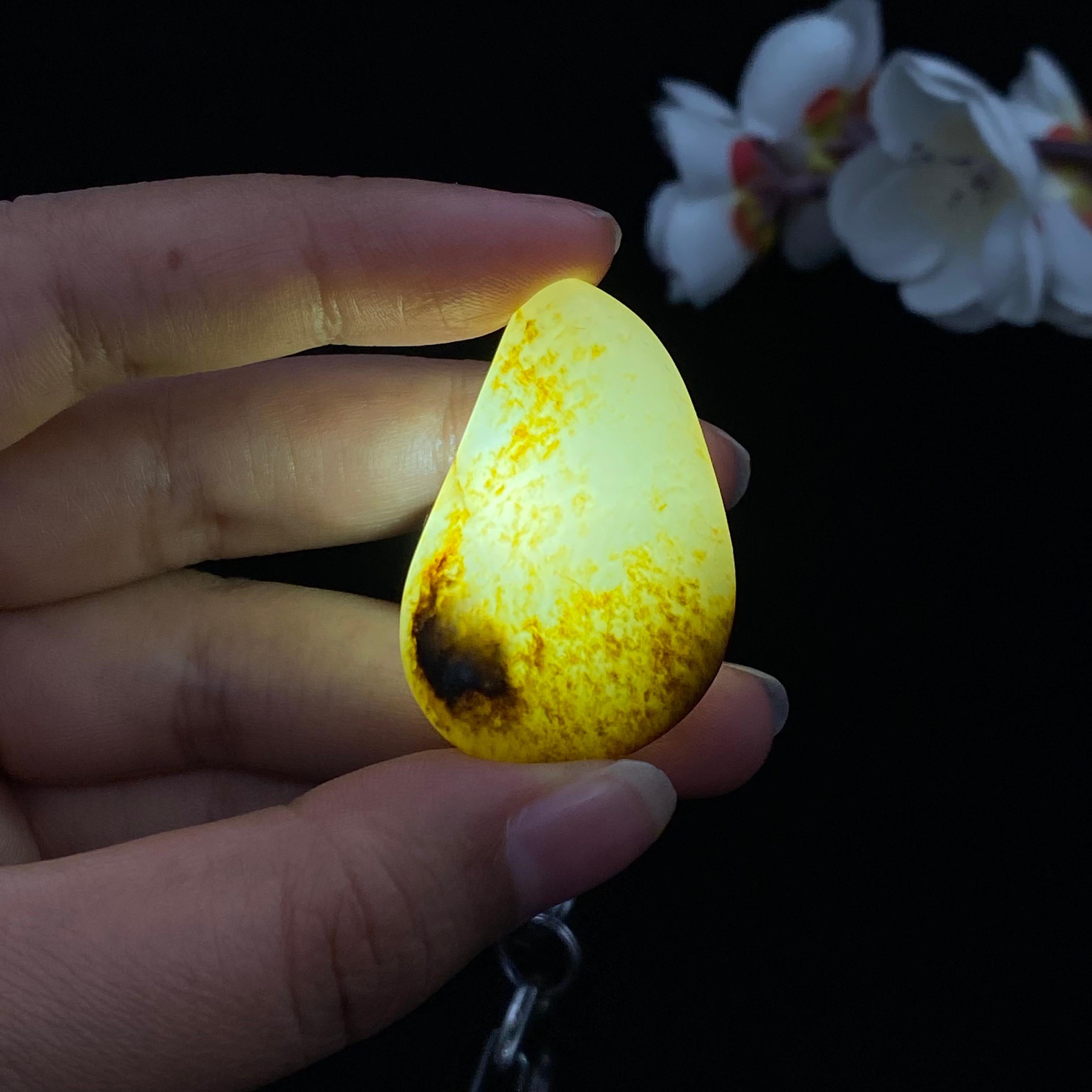 和田玉洒金皮籽料挂件（24.2g）