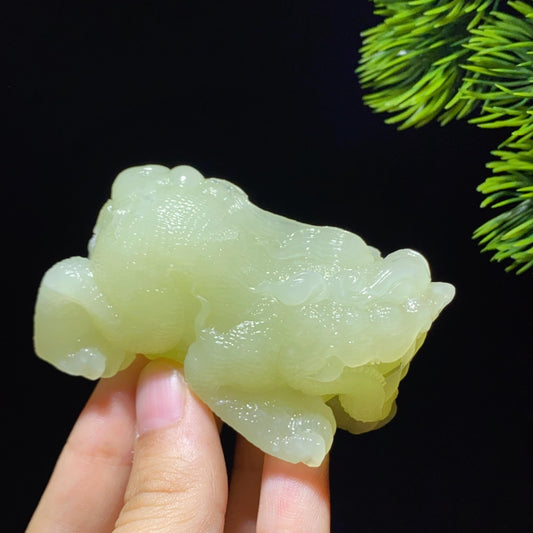 和田玉黄玉貔貅把件（144.5g）