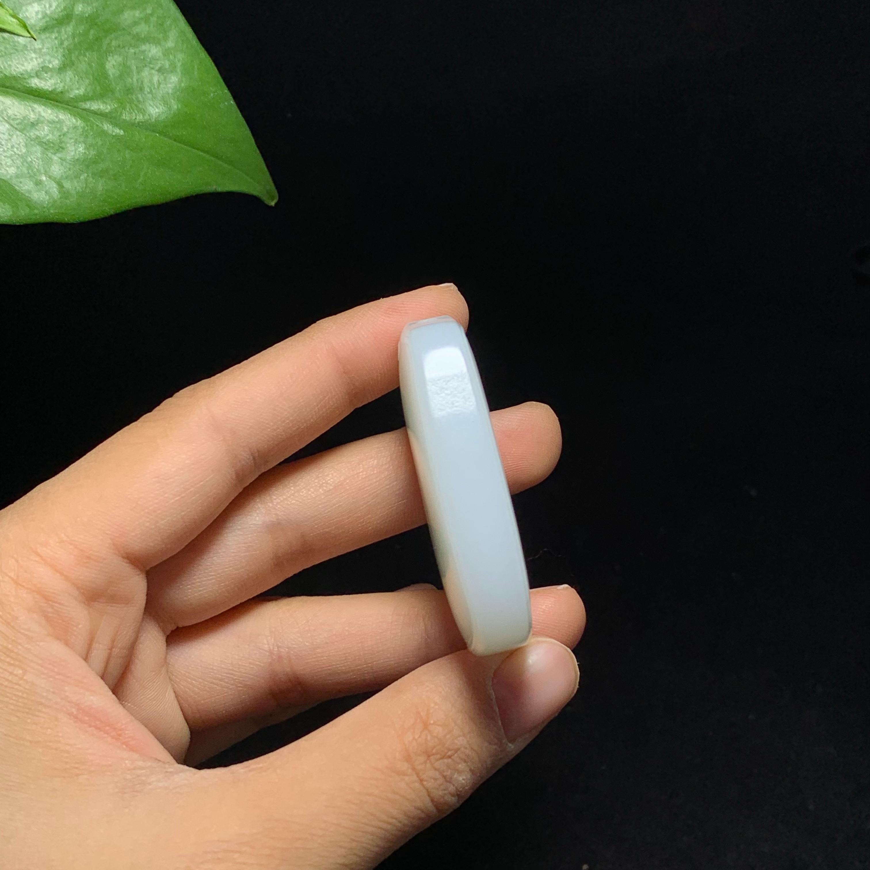 传承收藏级和田白玉籽料无事牌（37.8g）