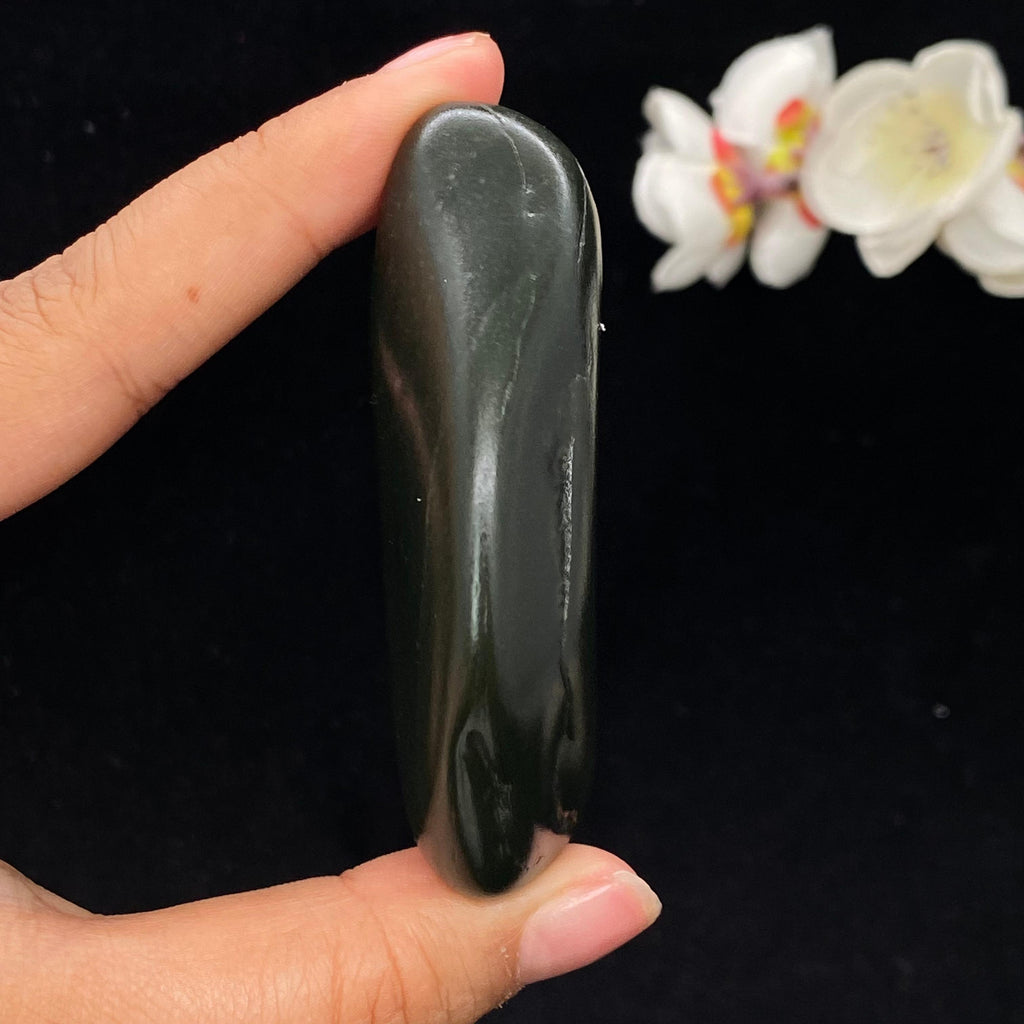 和田玉黑青籽料手把件（111.3g）