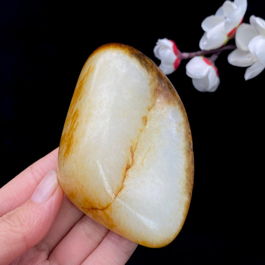 和田玉聚红皮籽料原石（216.5g）