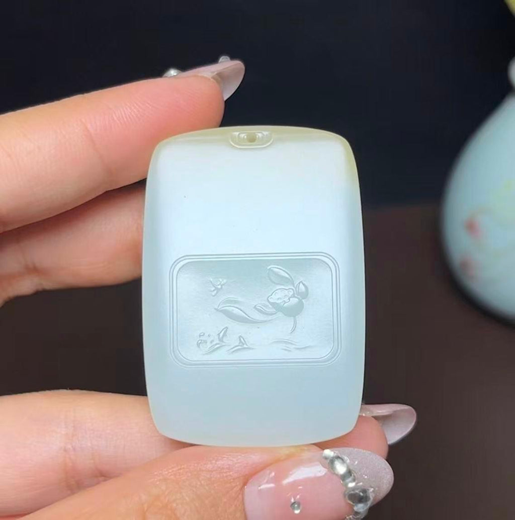 新疆和田玉且末料羊脂玉生肖马马到成功（39.4g）