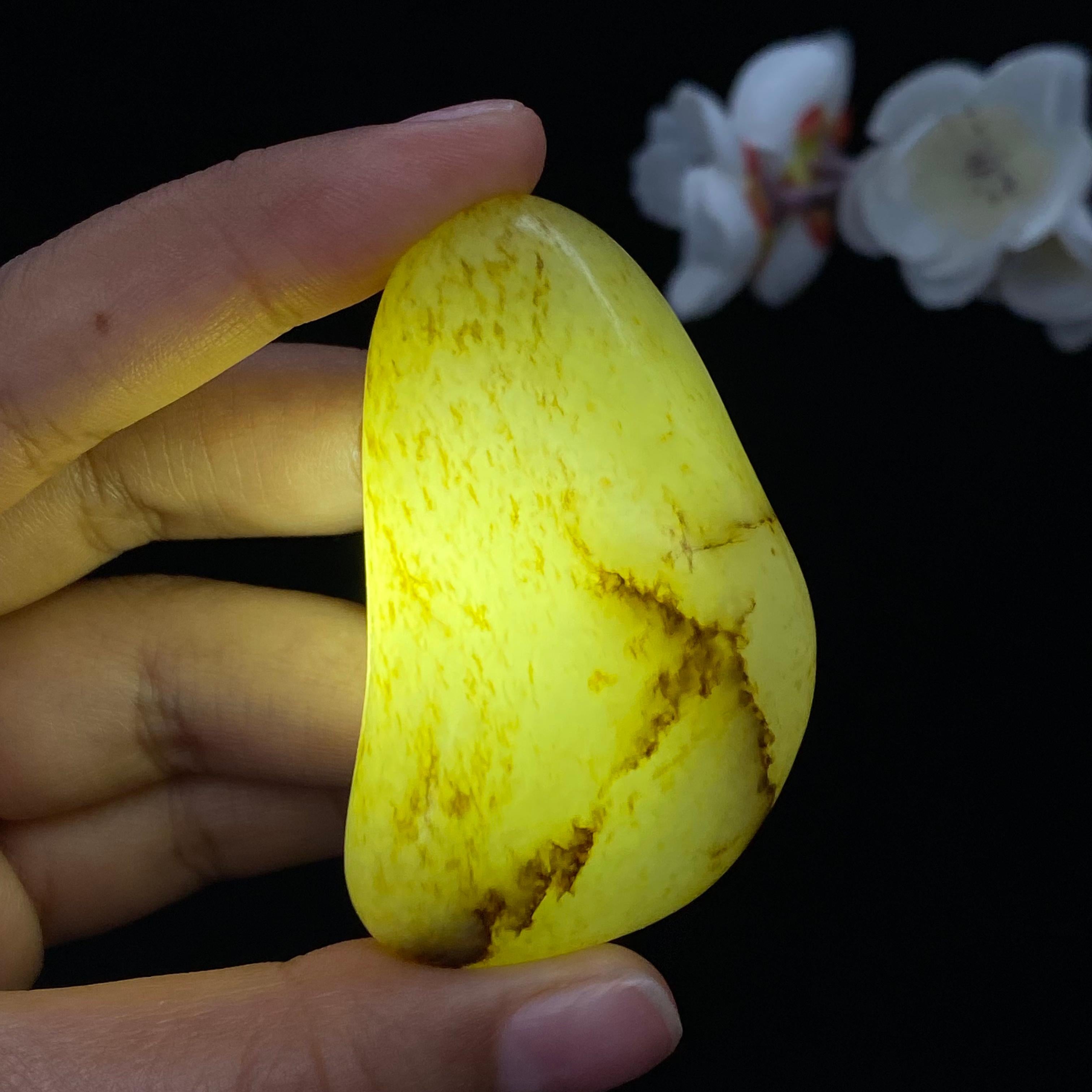 和田玉秋梨皮籽料手把件（71.2g）