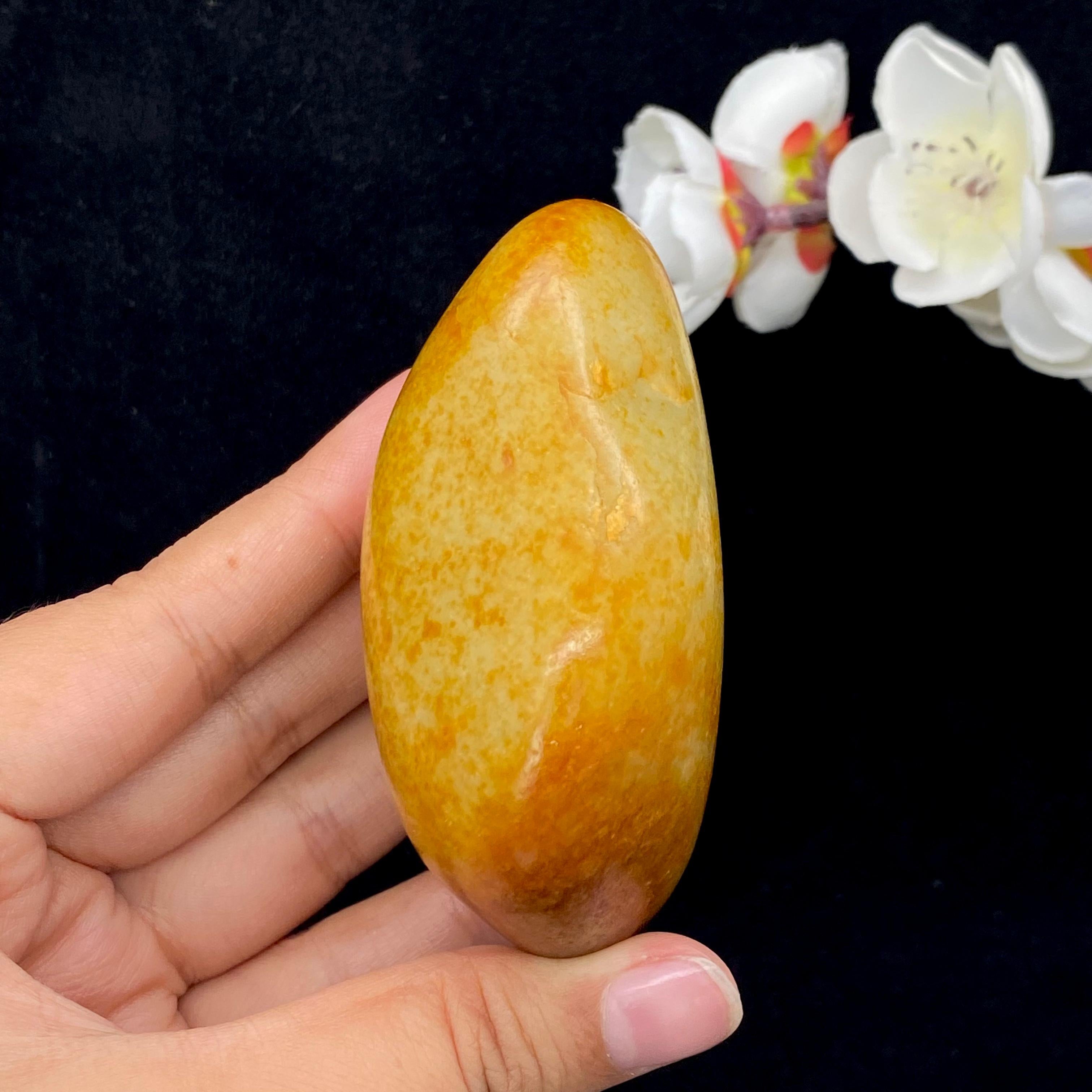 和田玉满洒红皮籽料原石（290.6g）