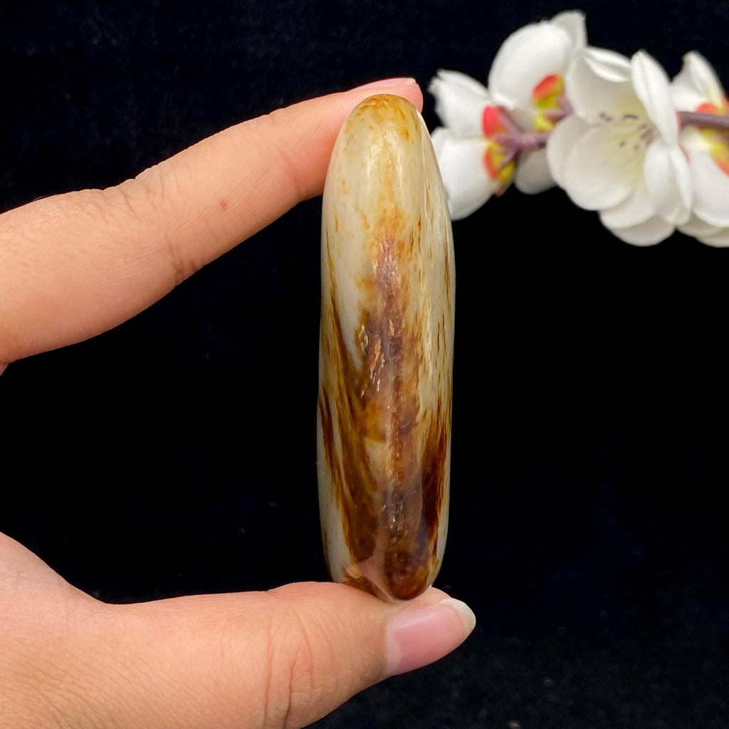 和田玉洒红皮籽料手把件（131.2g）