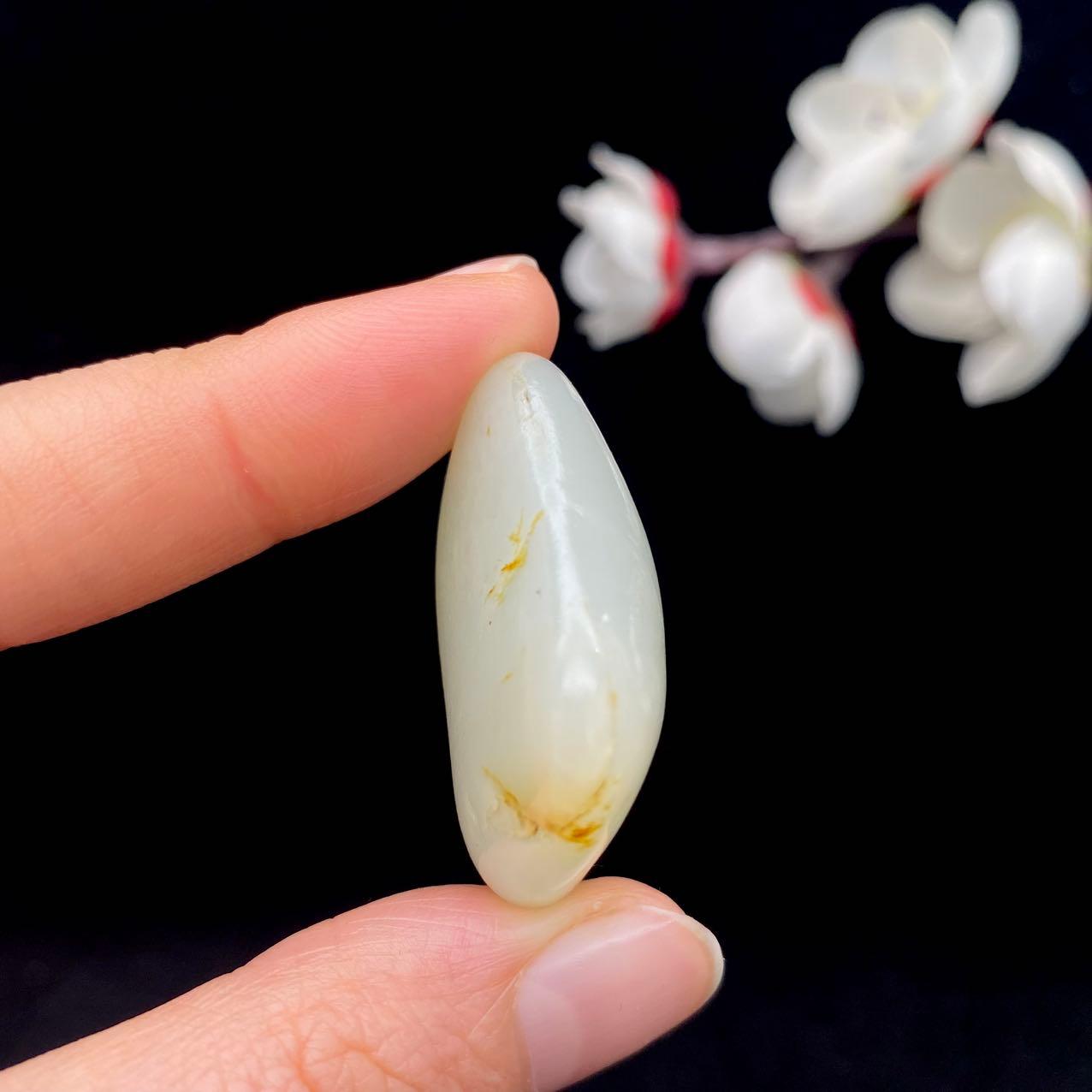 和田玉洒金皮籽料挂件（20.2g）