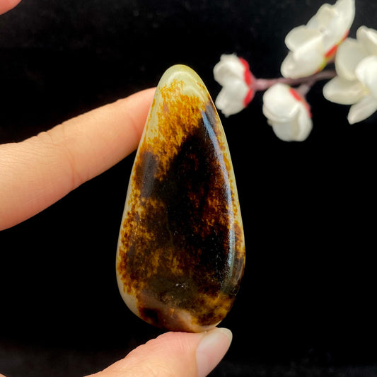 和田玉黑黄皮籽料原石（88.3g）