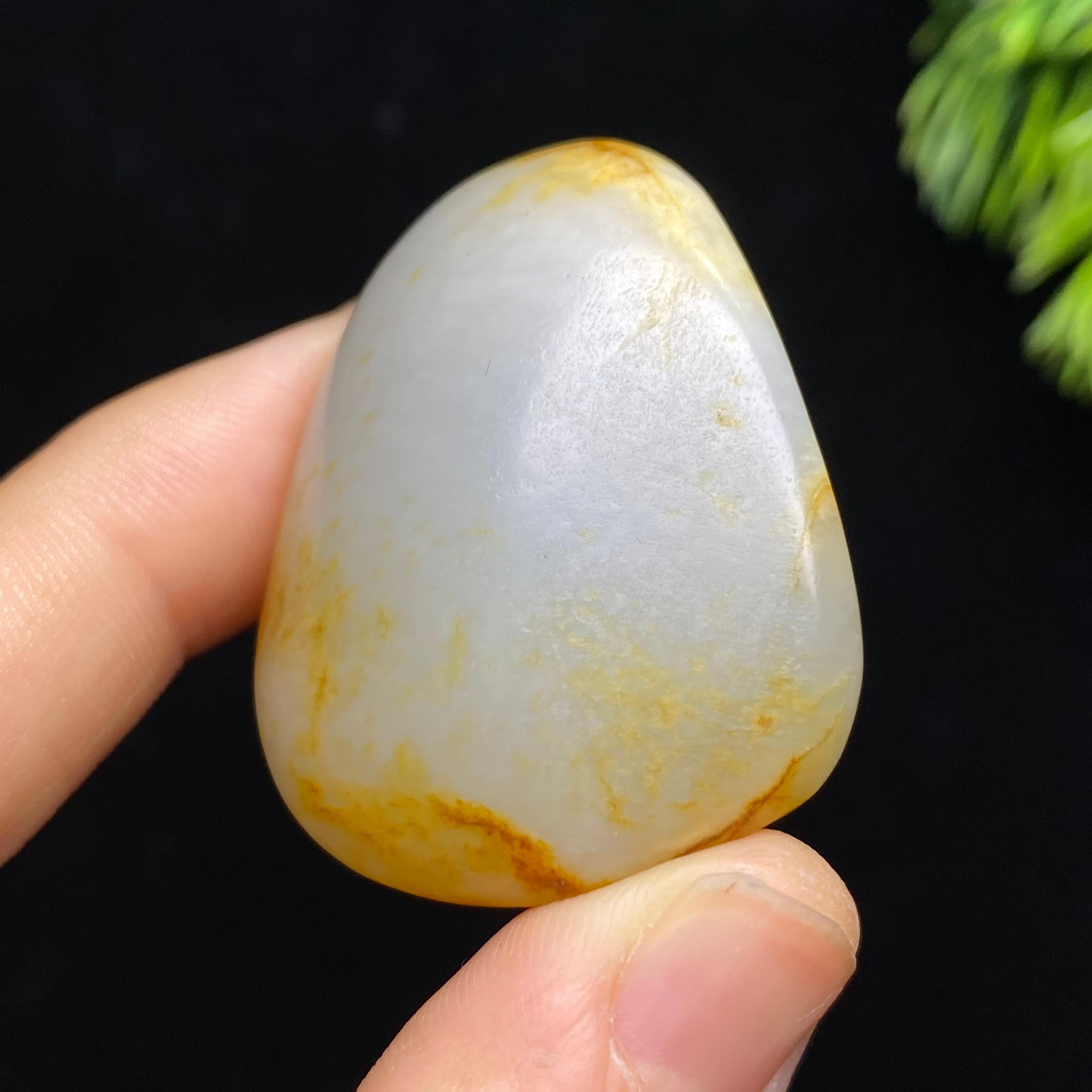 和田玉秋梨皮籽料原石（33g）