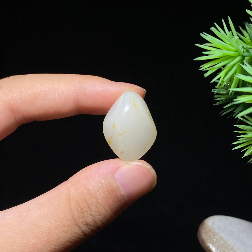 和田玉白玉洒金皮籽料原石（5.7g）