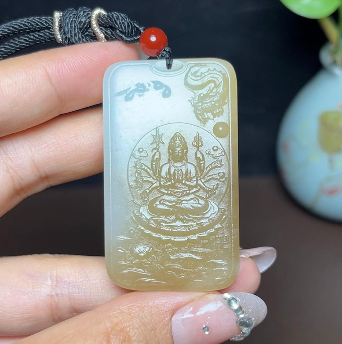 新疆和田玉且末糖千手御龙双观音（39.0g）