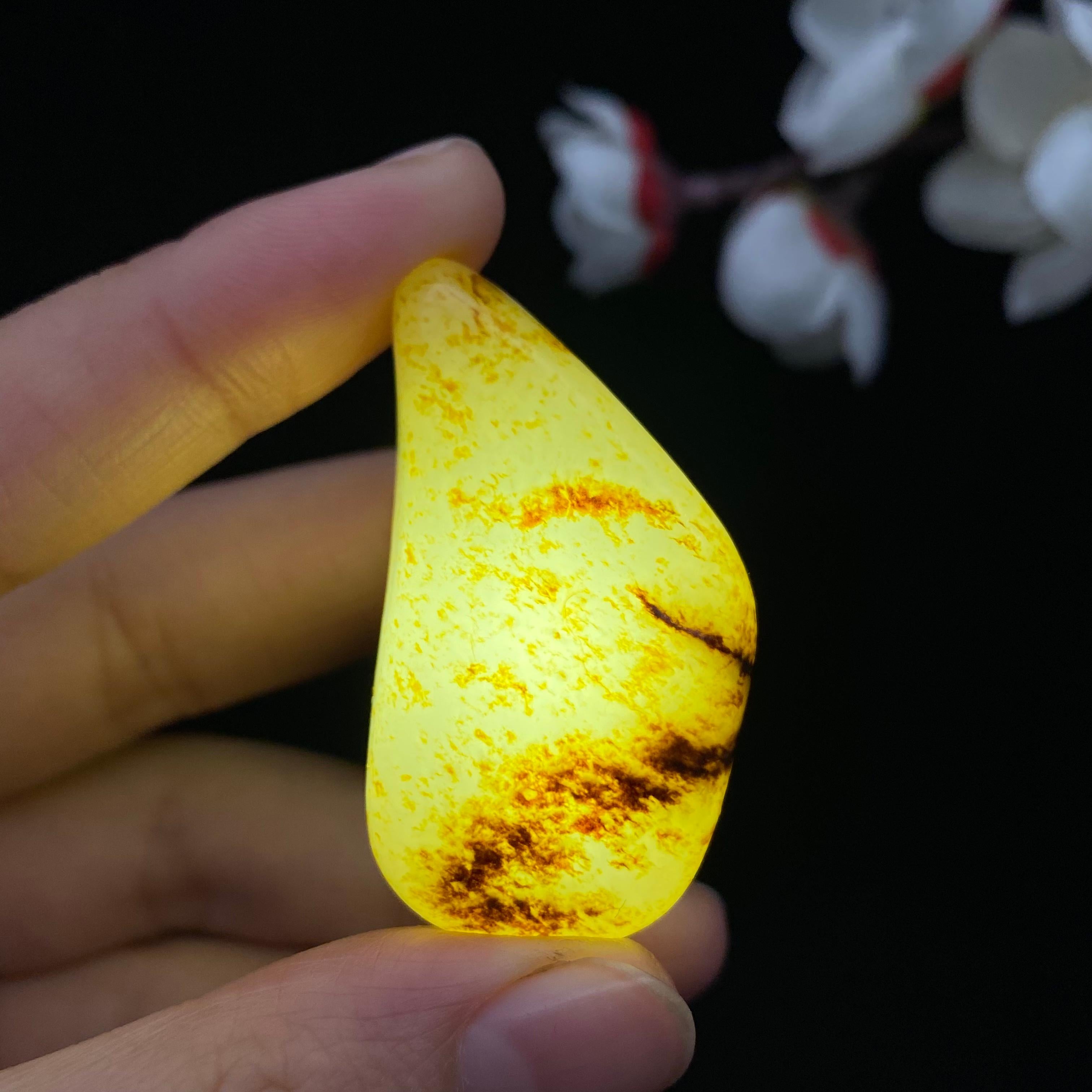 和田玉洒红皮籽料挂件（23.1g）