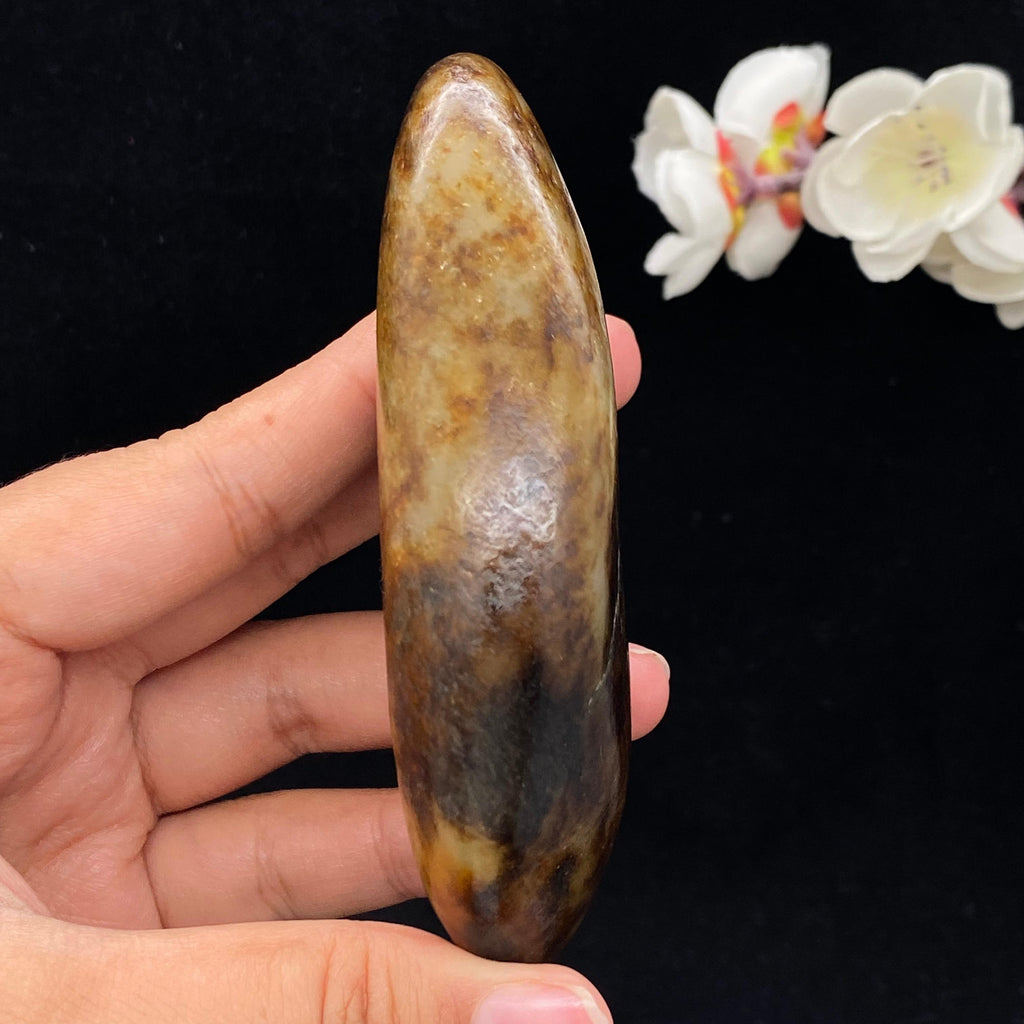 和田玉秋梨黄皮籽料手把件（192g）