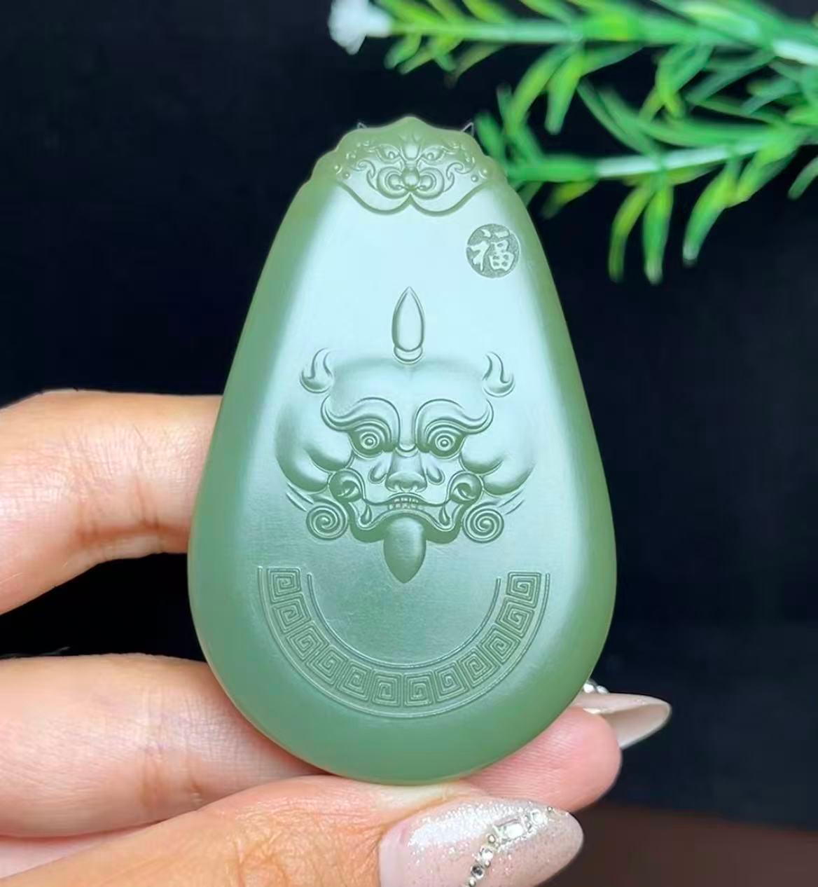 和田玉沙枣青守护神挂件（57.2g）