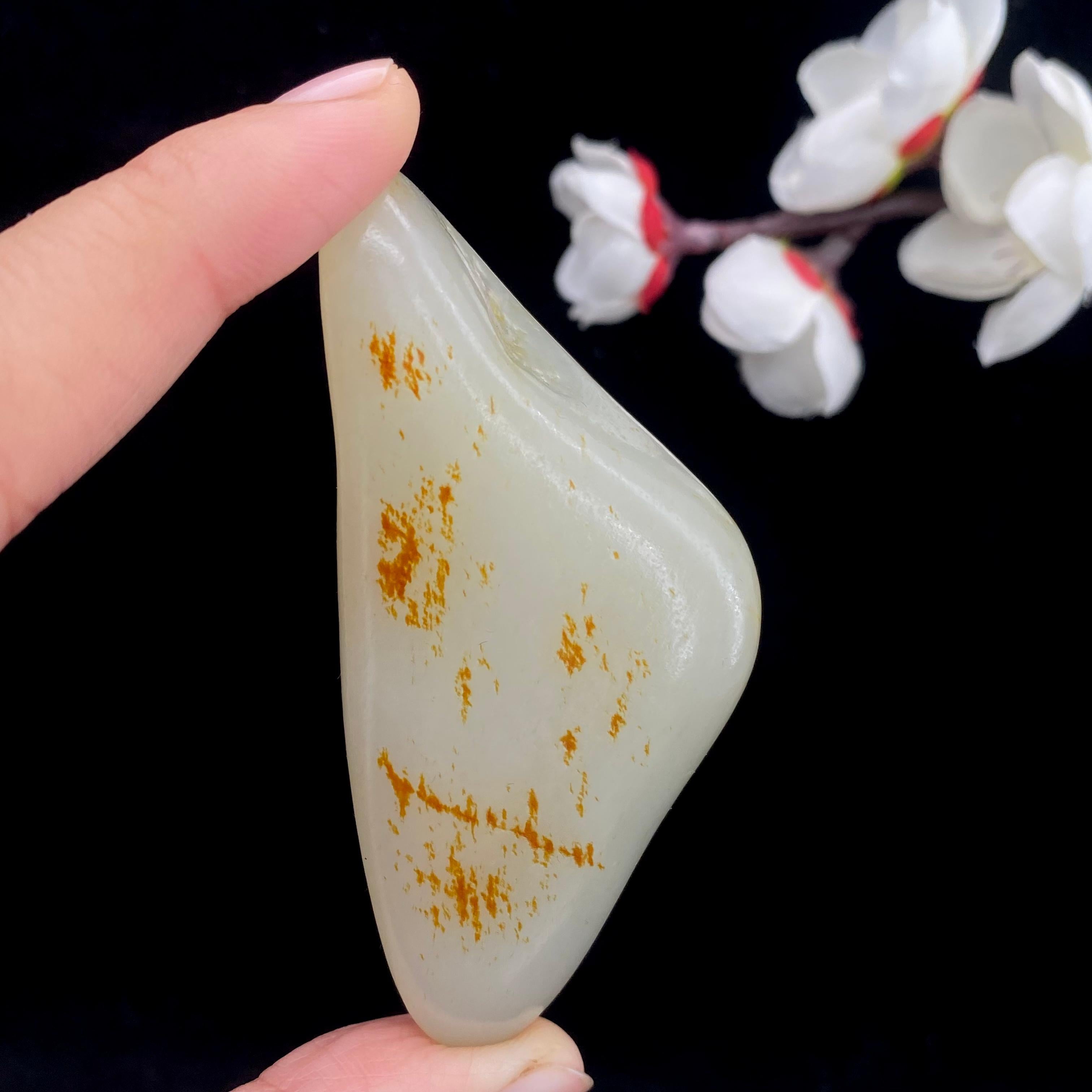 和田玉洒金皮籽料原石（67.8g）