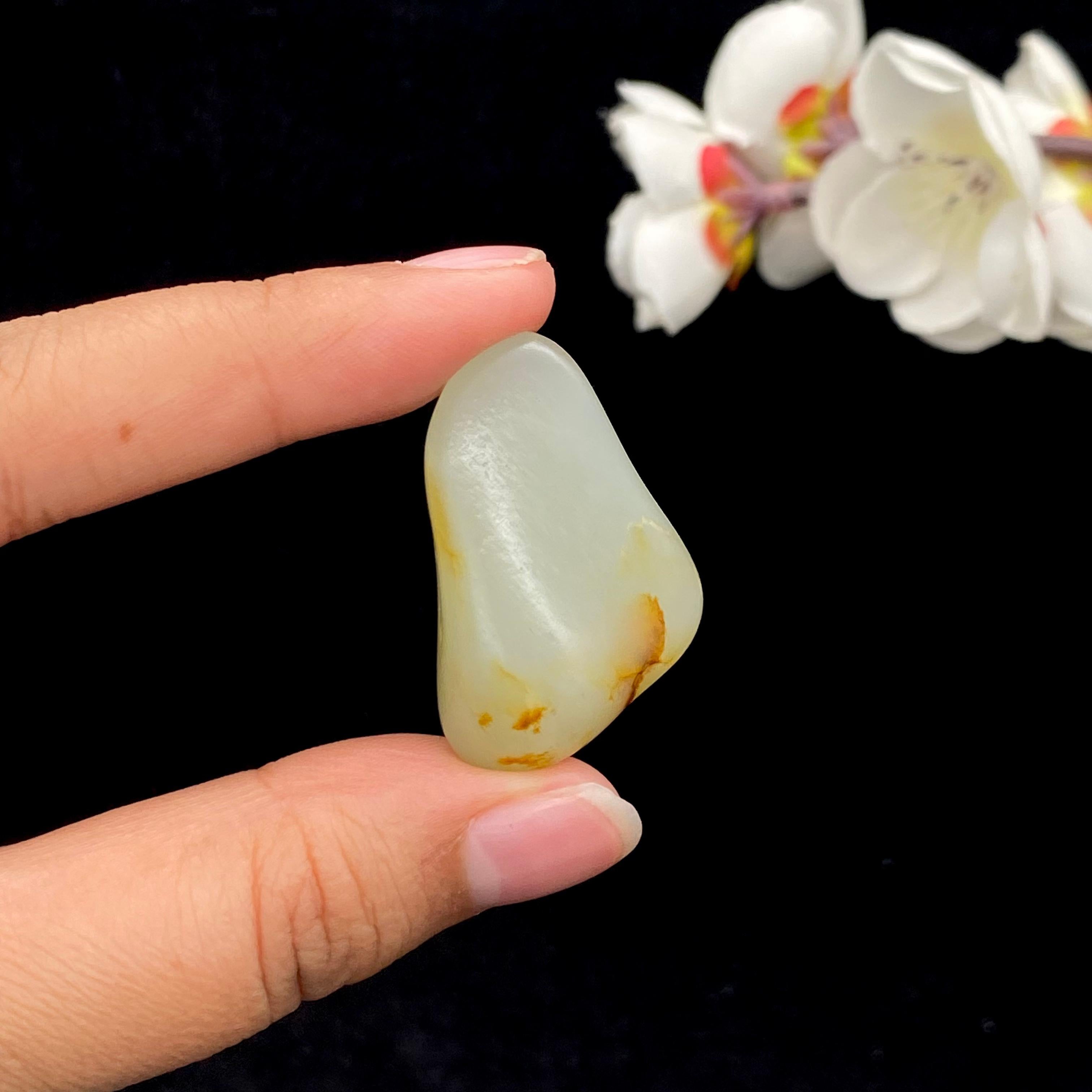 【超值推荐】和田玉洒金皮籽料（15.6g）