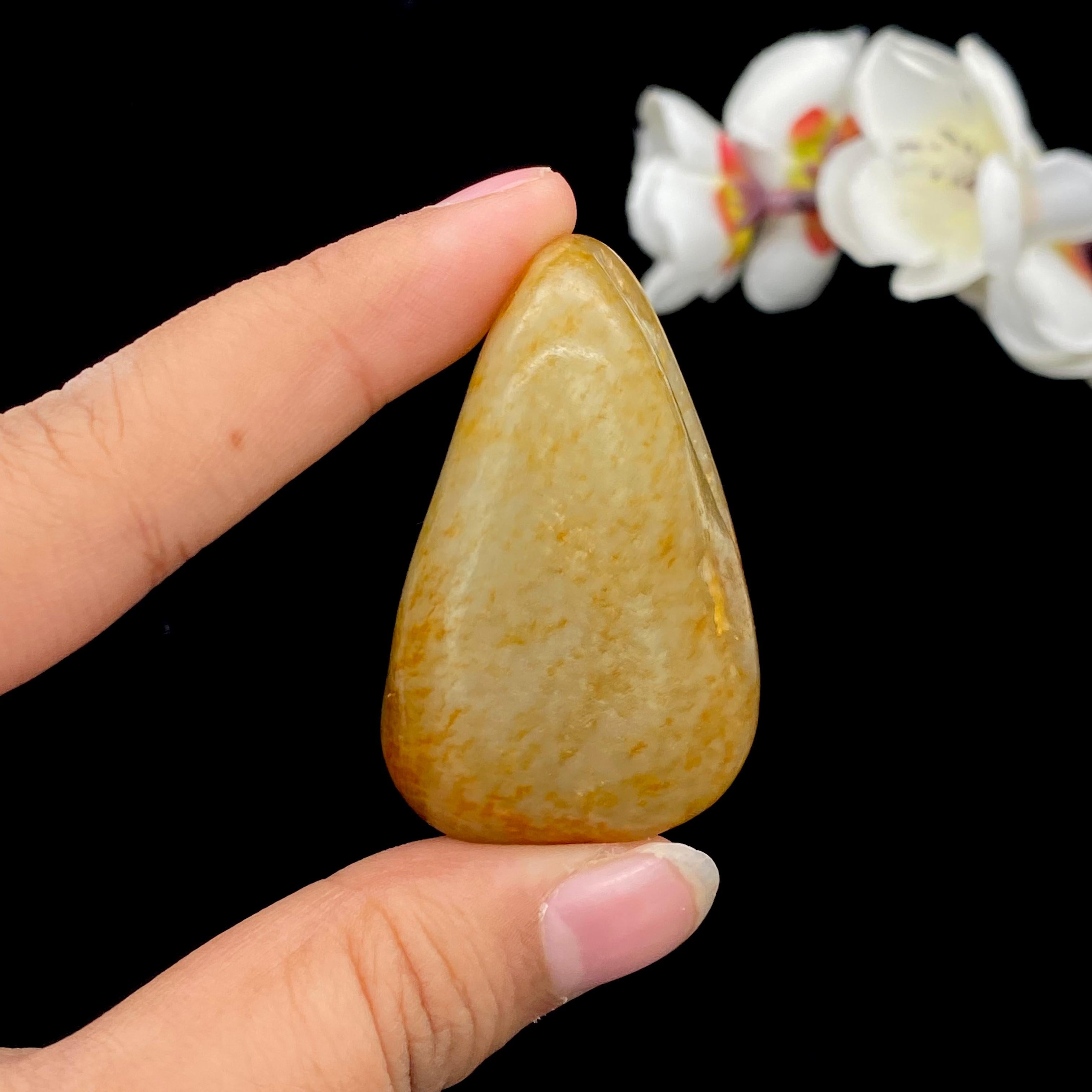 和田玉洒红皮籽料挂件（51g）
