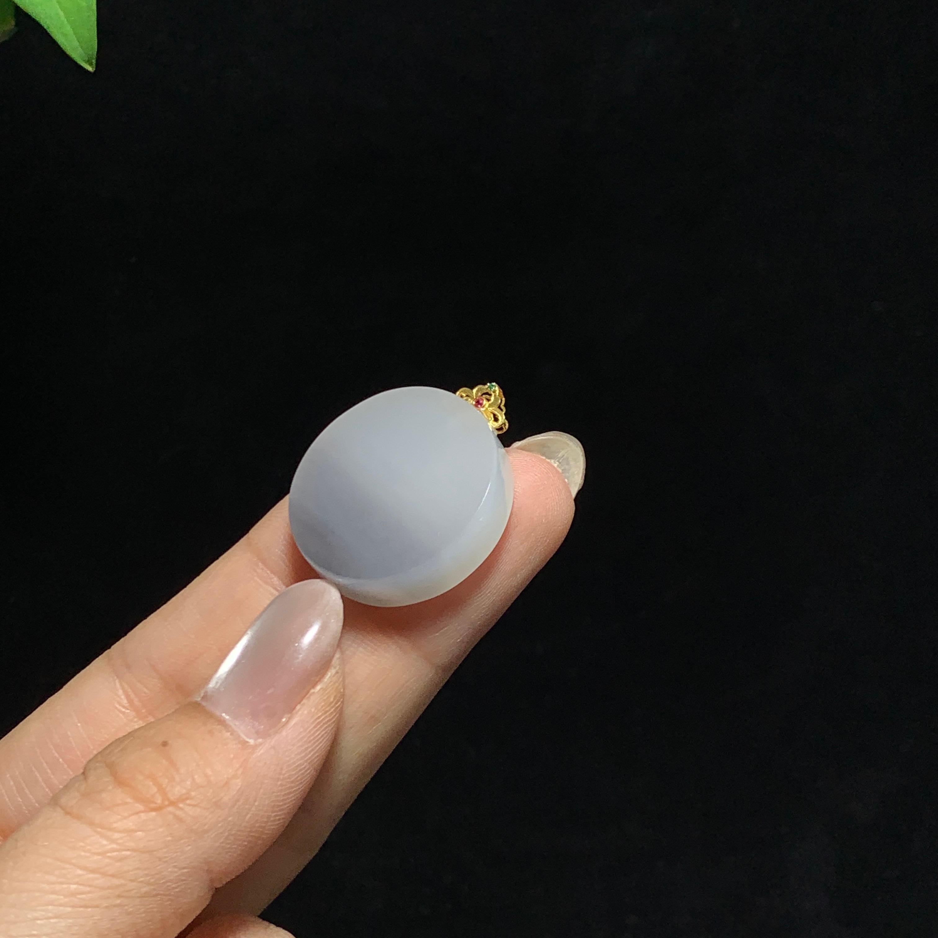 18k金和田山料紫罗兰圆形无事牌挂件（9.6g）