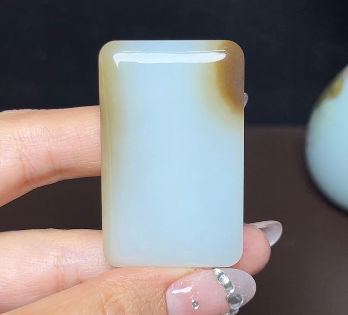 新疆和田玉且末糖羊脂玉平安无事牌（38.8g）