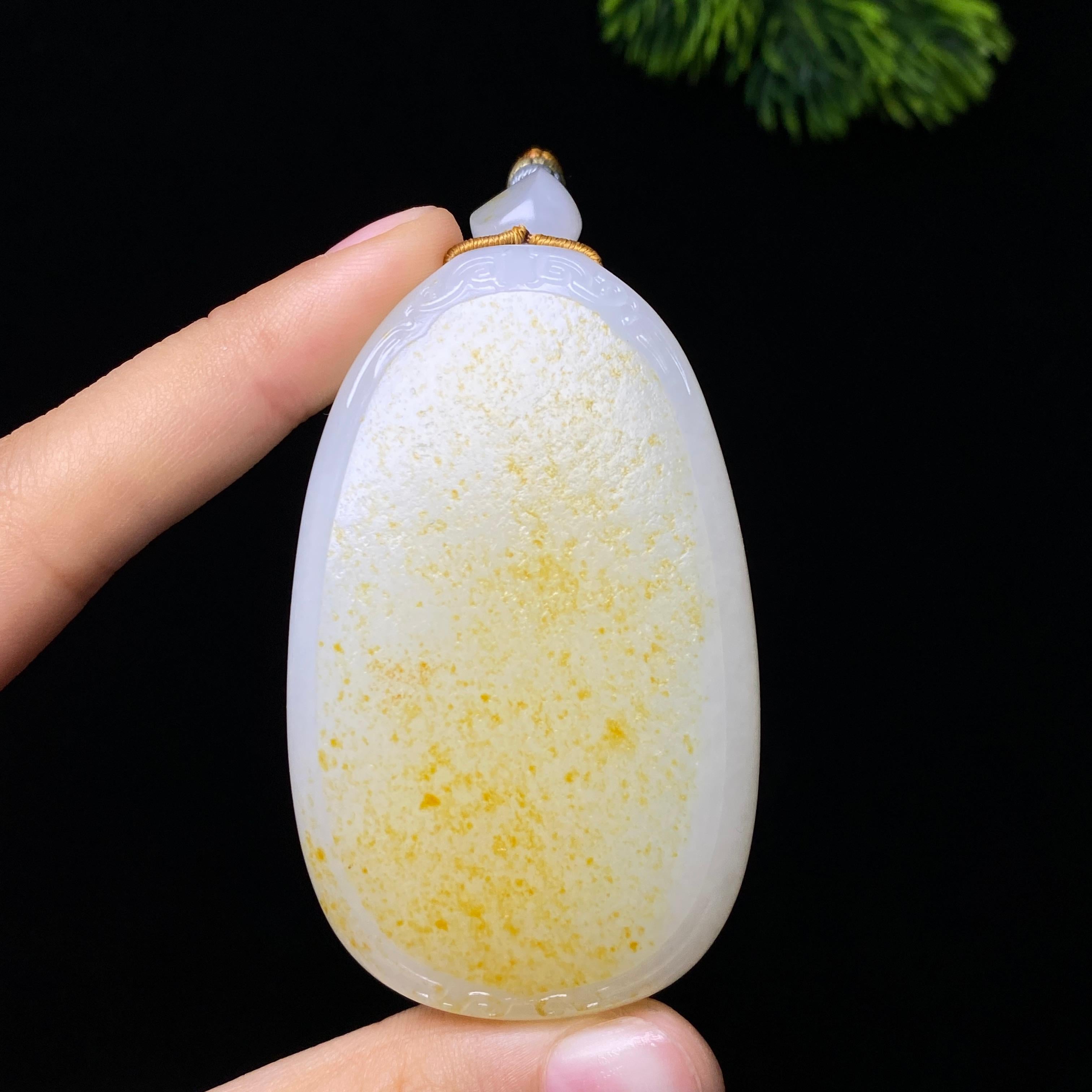 和田玉籽料无事牌（83.6g）