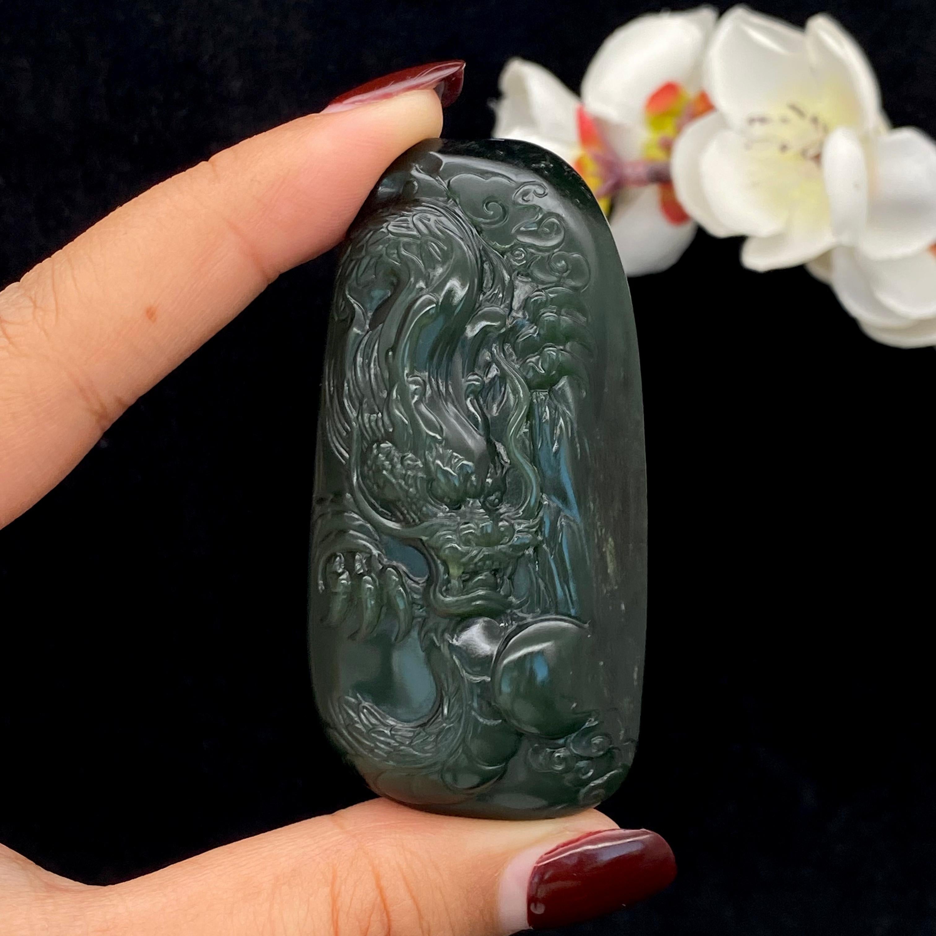 和田玉沙枣青籽料【龙】大挂件（69.42g）