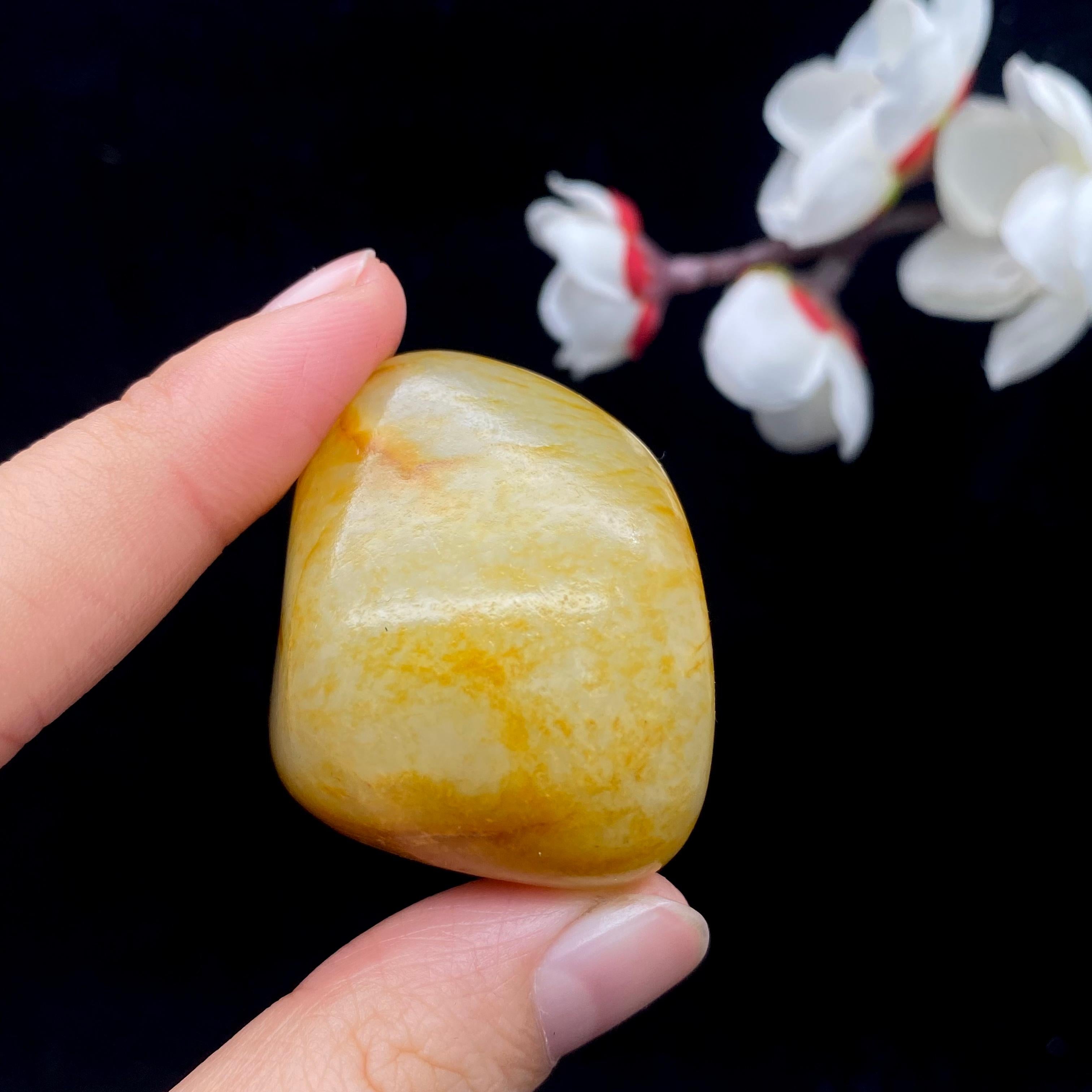 和田玉满洒金皮籽料挂件（52.2g）