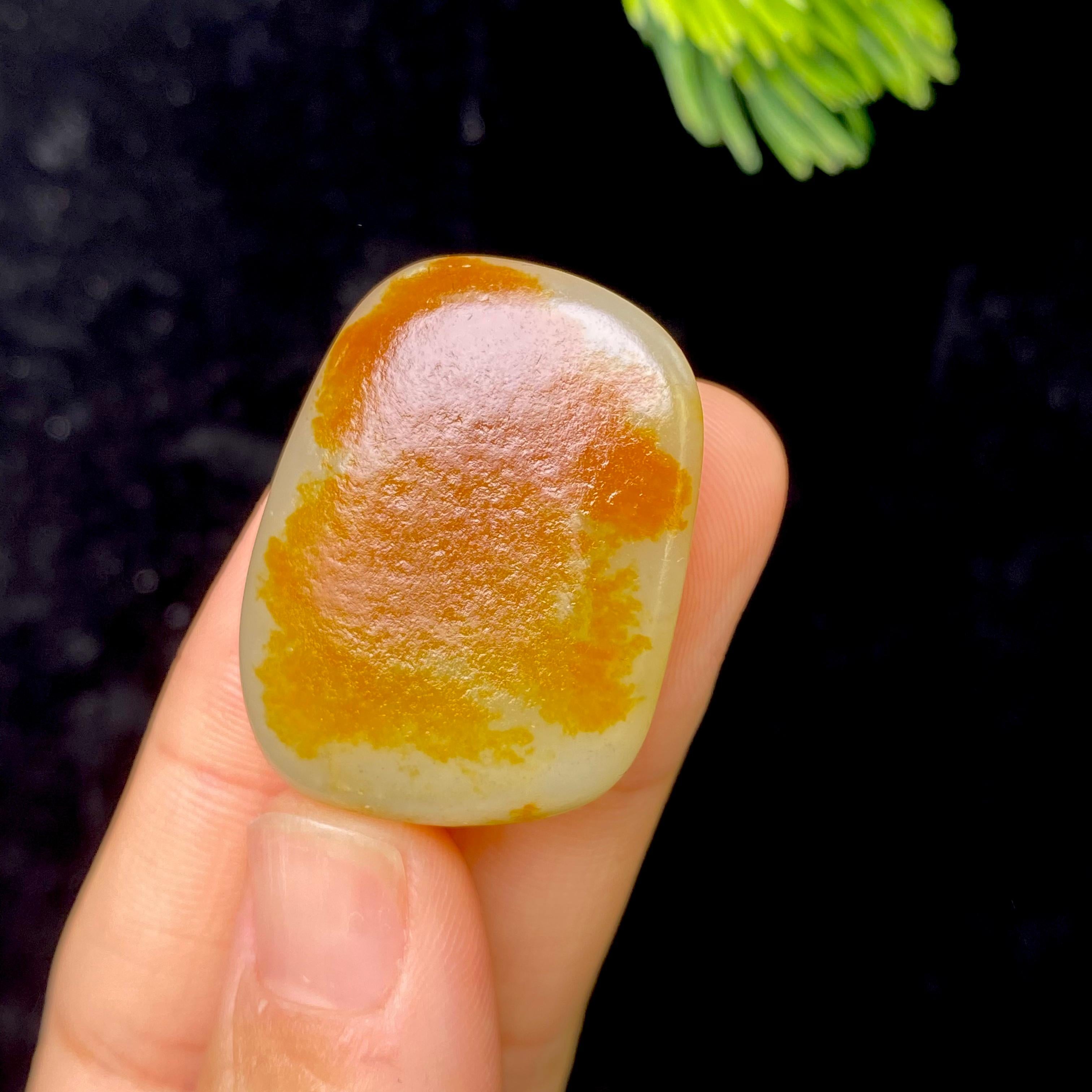 和田玉红皮籽料（15.8g）