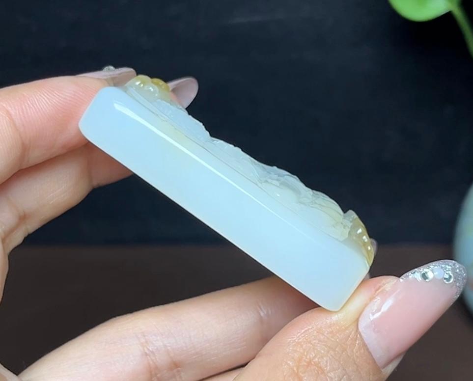 新疆和田玉且末天地糖羊脂玉观音（67.3g）