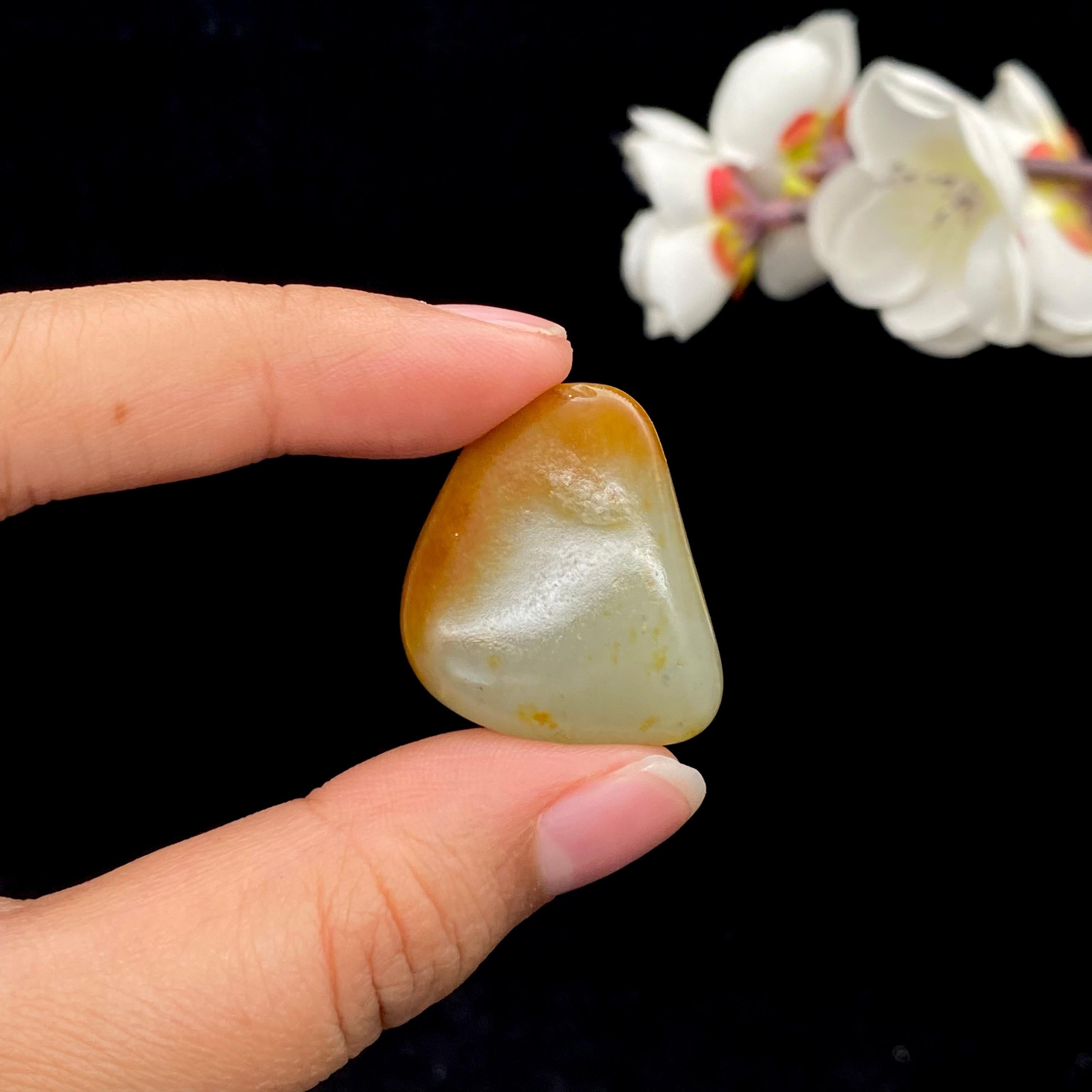 【超值推荐】和田玉聚黄皮籽料吊坠籽（11.7g）