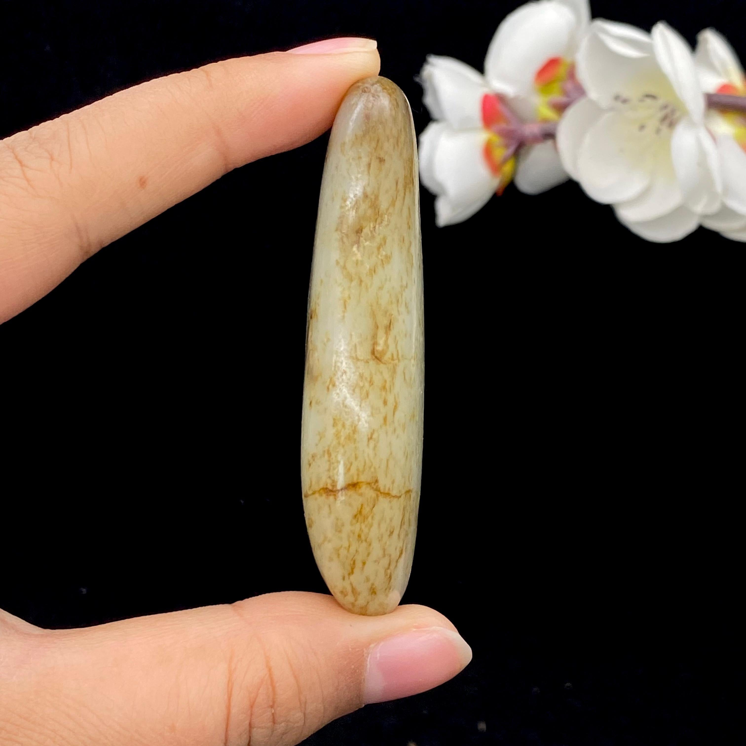 和田玉秋梨皮籽料挂件（51.6g）