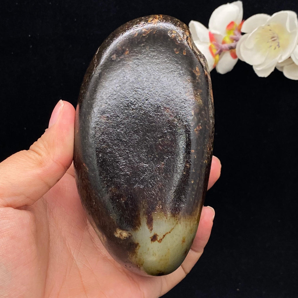 和田玉聚黑皮漏籽料摆件（849.1g）