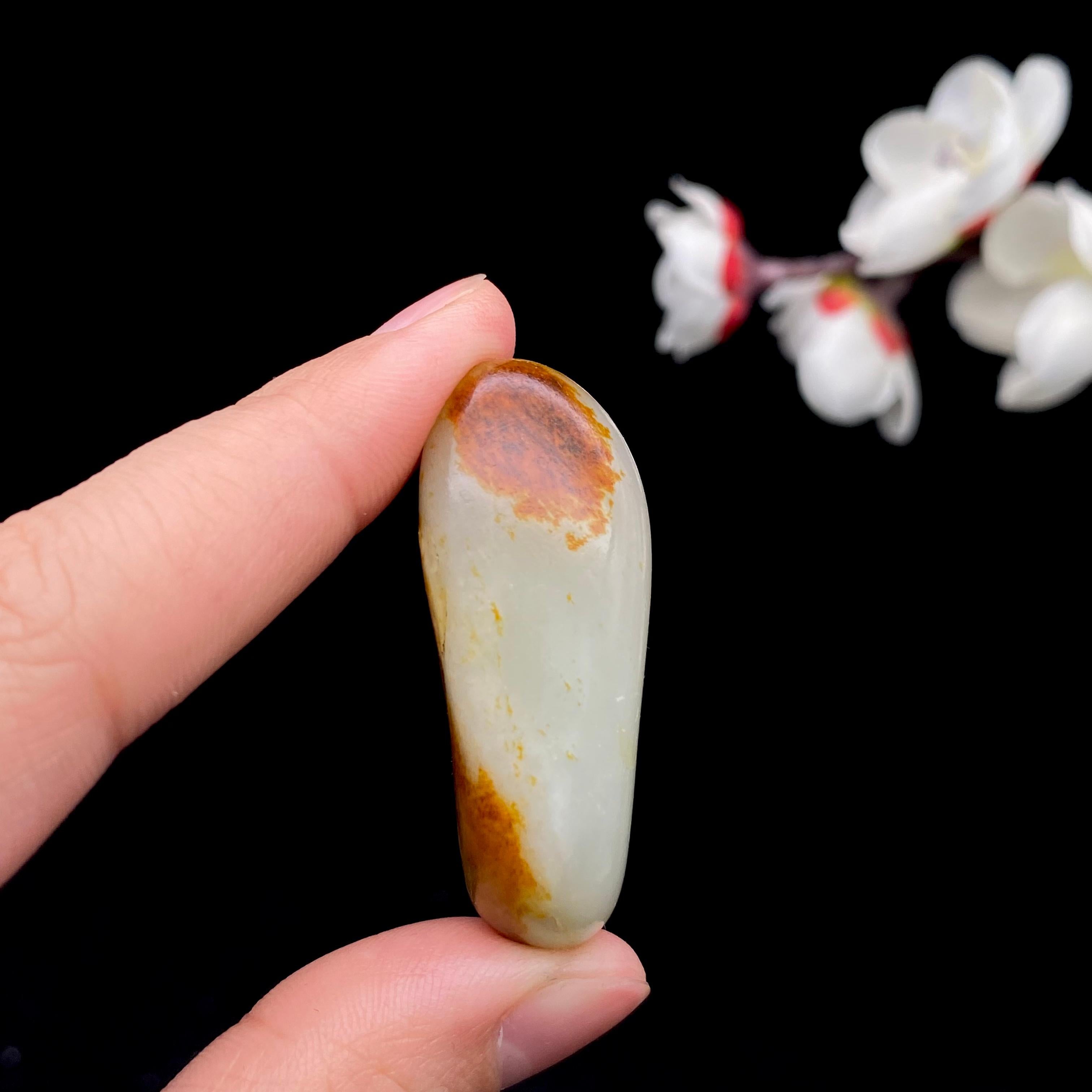 和田玉聚红皮籽料（28.4g）