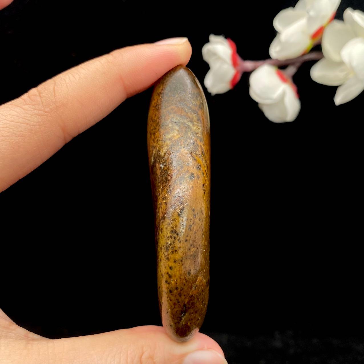 和田玉黄沁皮籽料原石（76.4g）