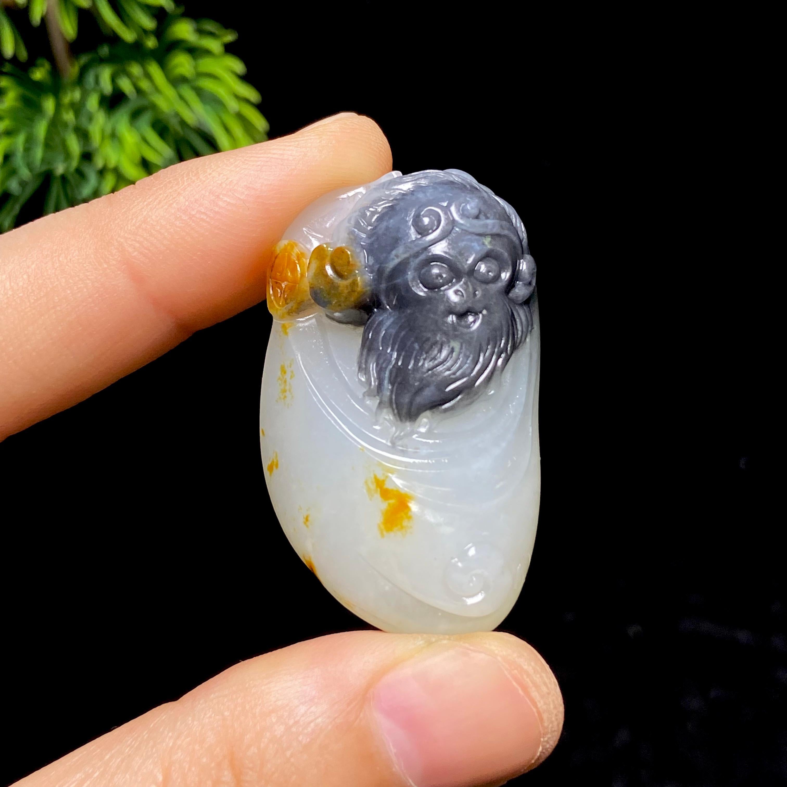和田玉籽料青花齐天大神（19.6g）