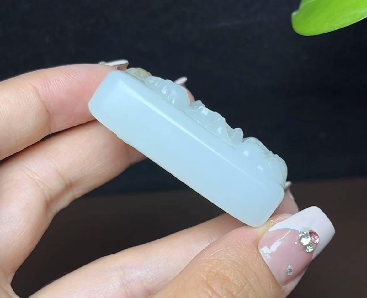 新疆和田玉且末糖白羊脂玉观音（53.2g）