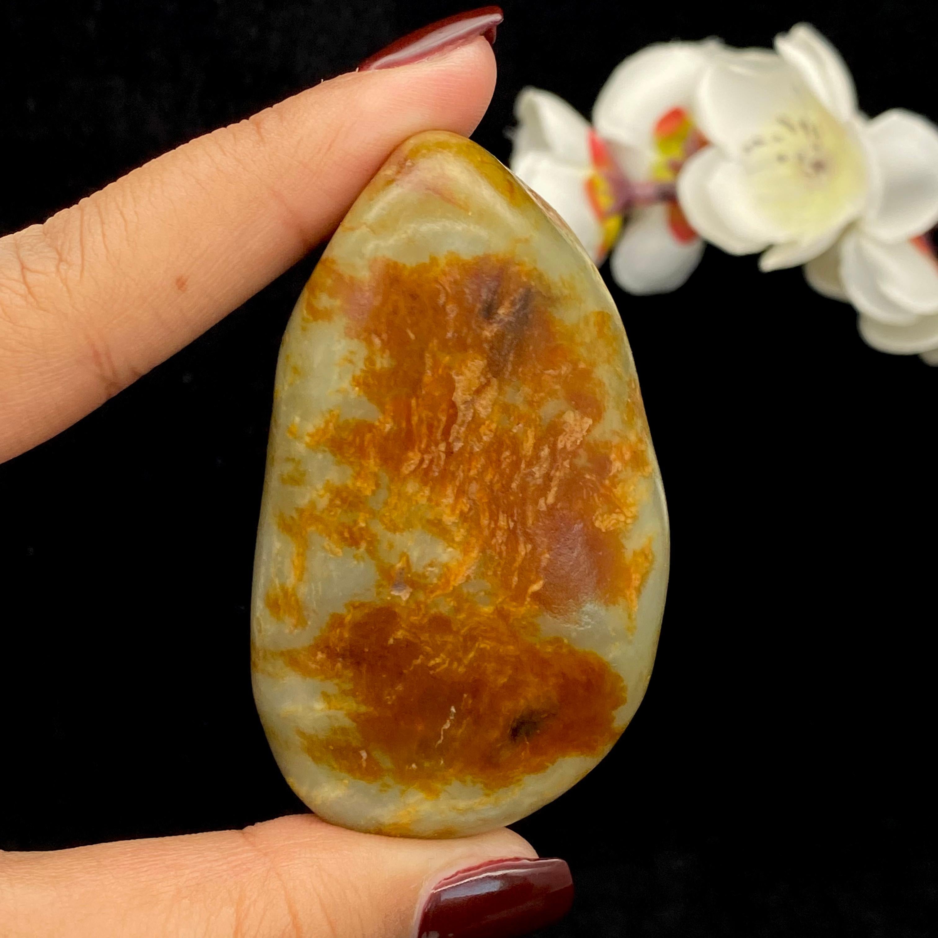 和田玉红皮籽料原石(103.7g)