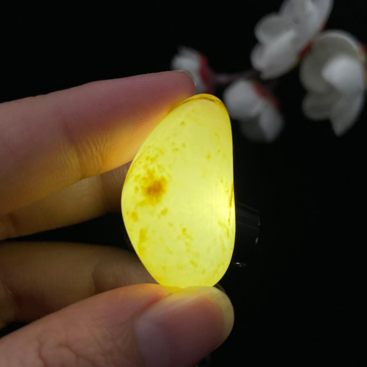 和田玉秋梨皮籽料吊坠籽（10.8g）