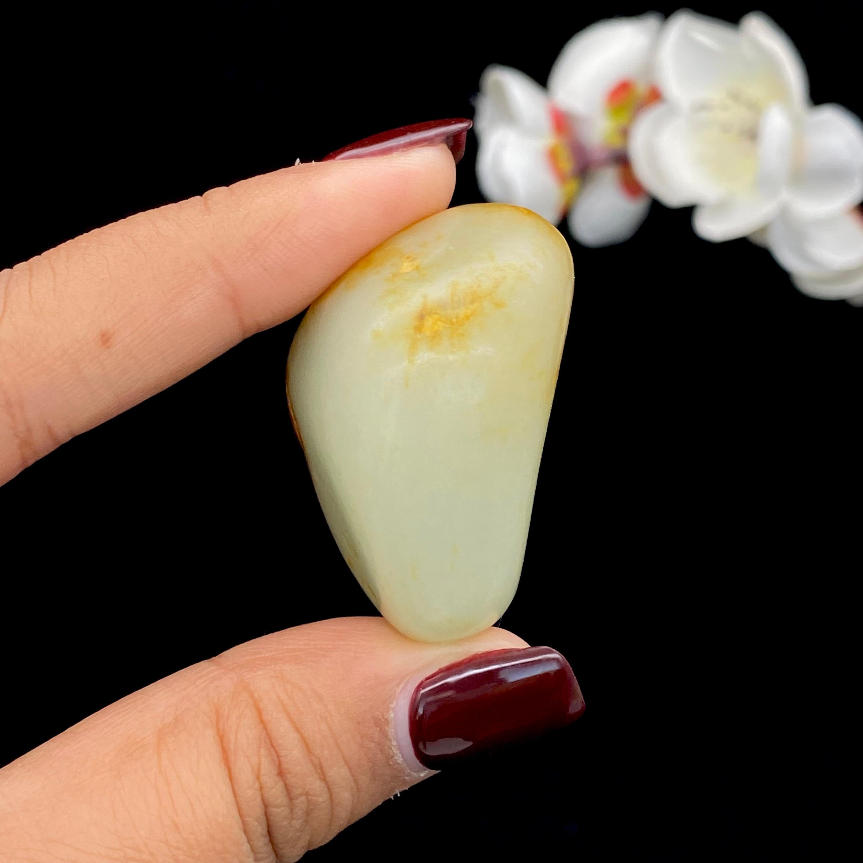 和田玉聚黄皮籽料原石（44.8g）