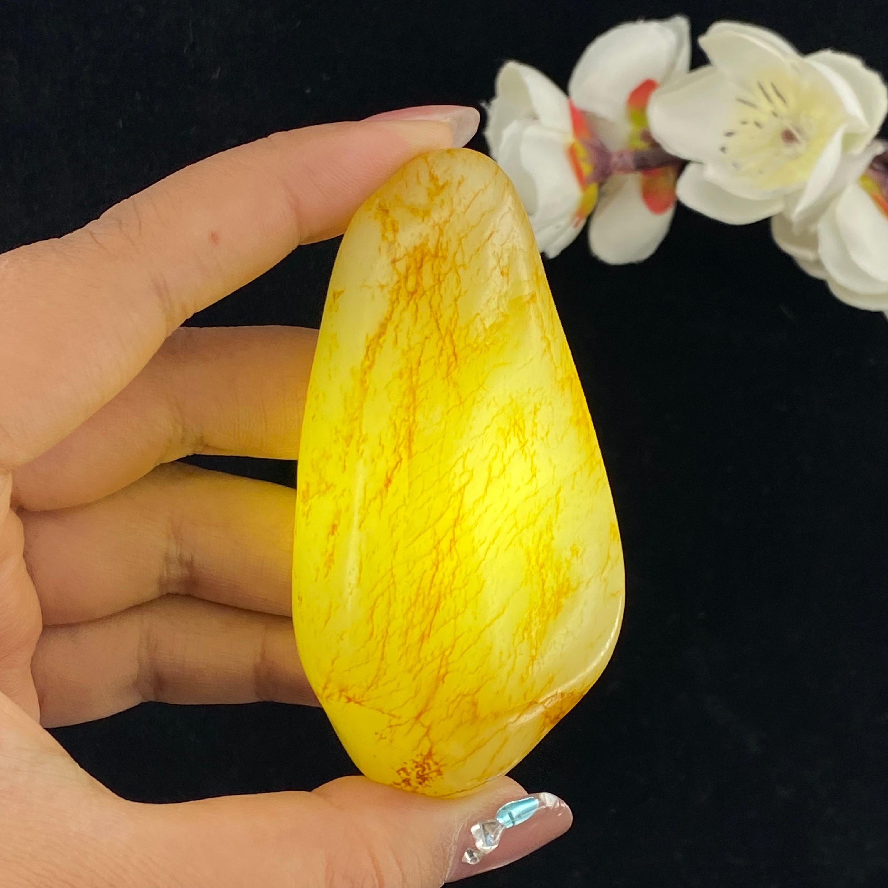 和田玉洒红皮籽料手把件（106.9g）