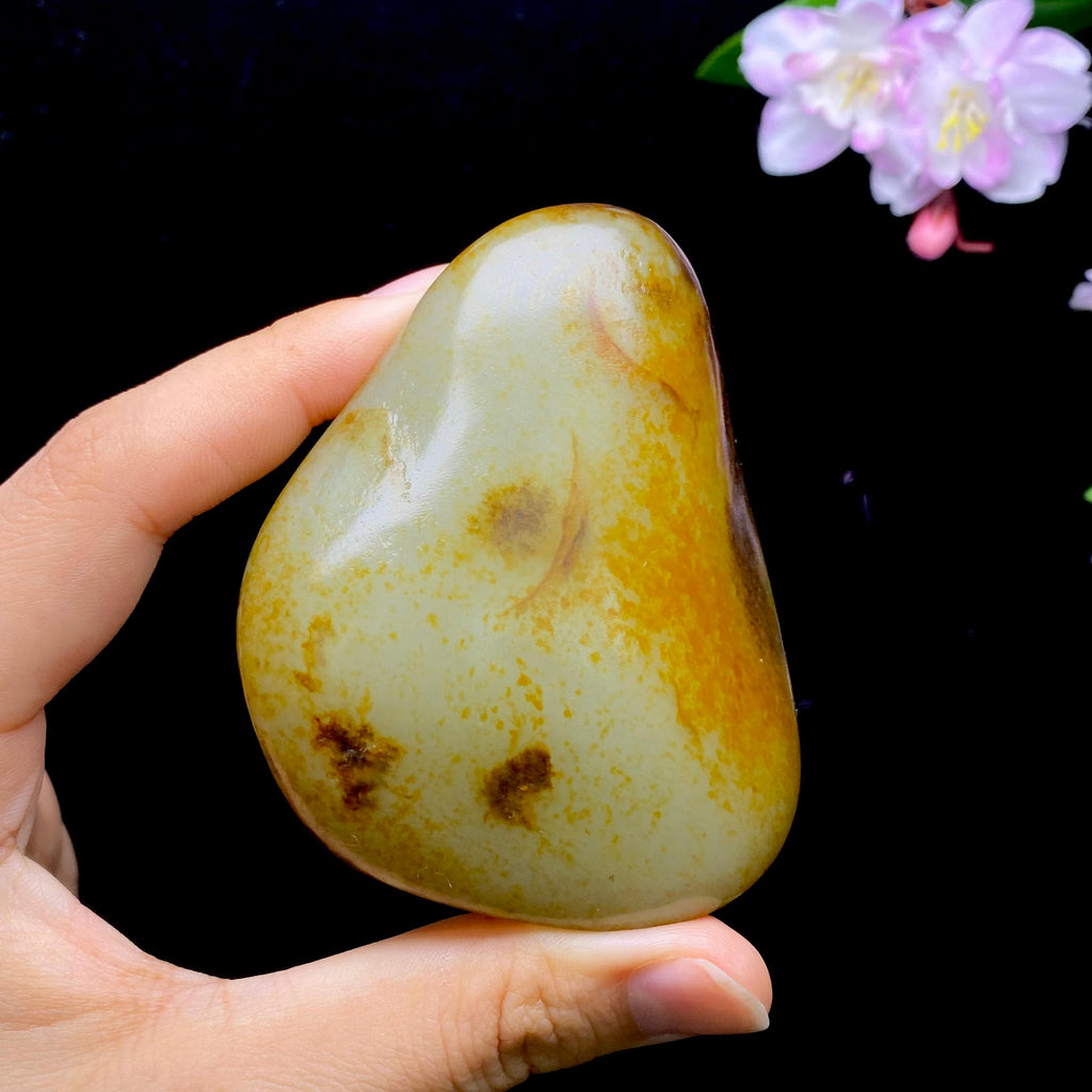 和田玉籽料红皮白肉手把件（183.2g）