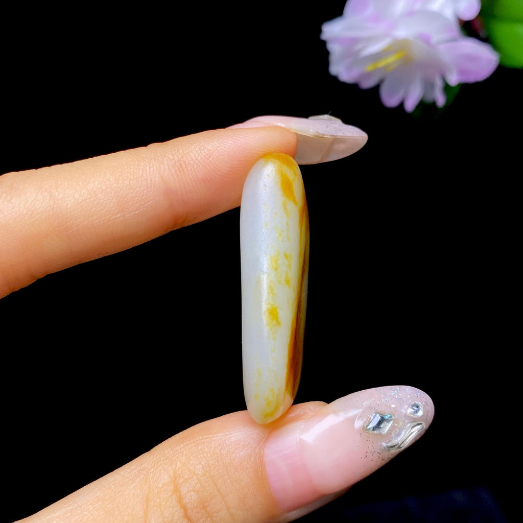 和田玉黄皮白肉籽料挂件（12.8g）