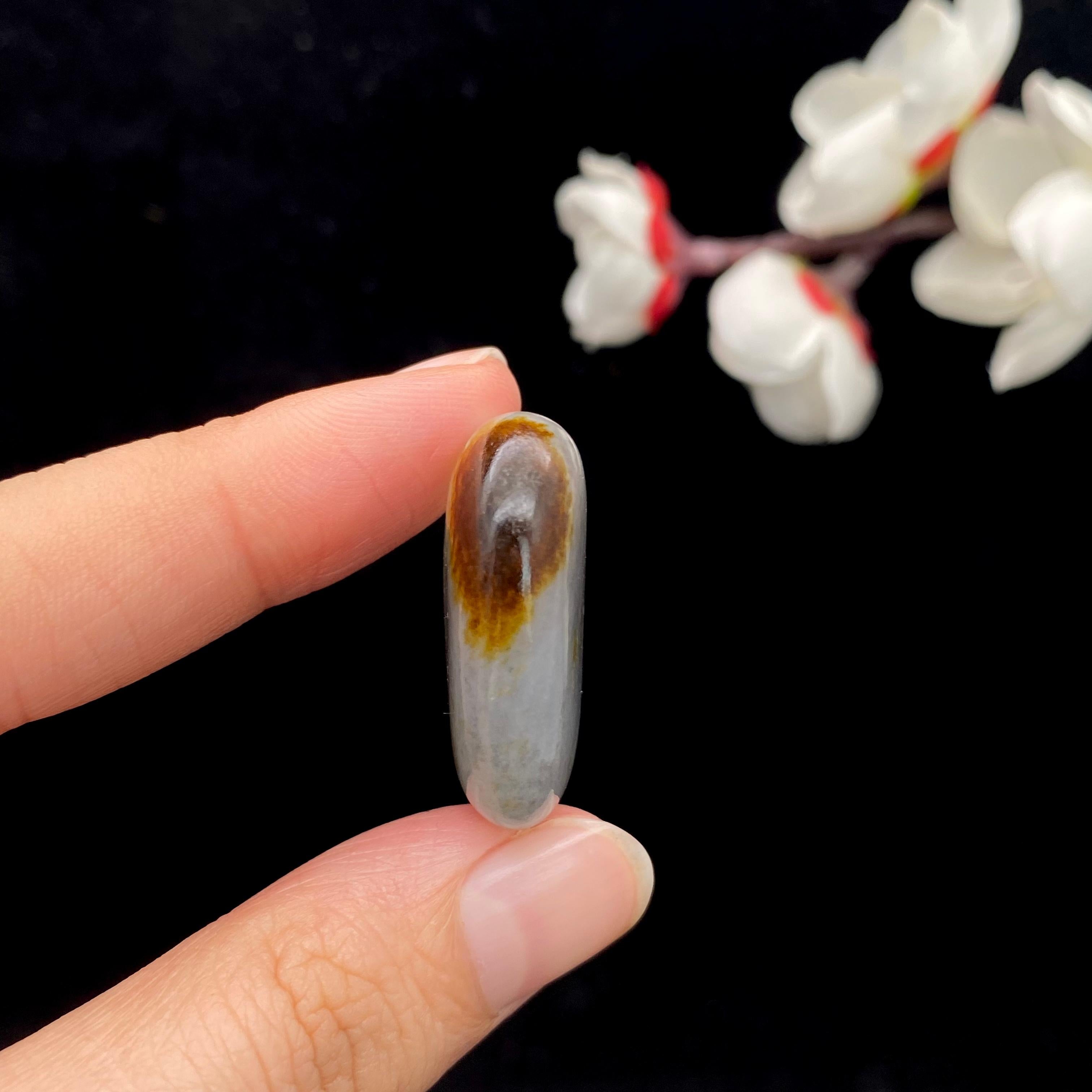 和田玉聚黄皮青花籽料原石（12.7g）
