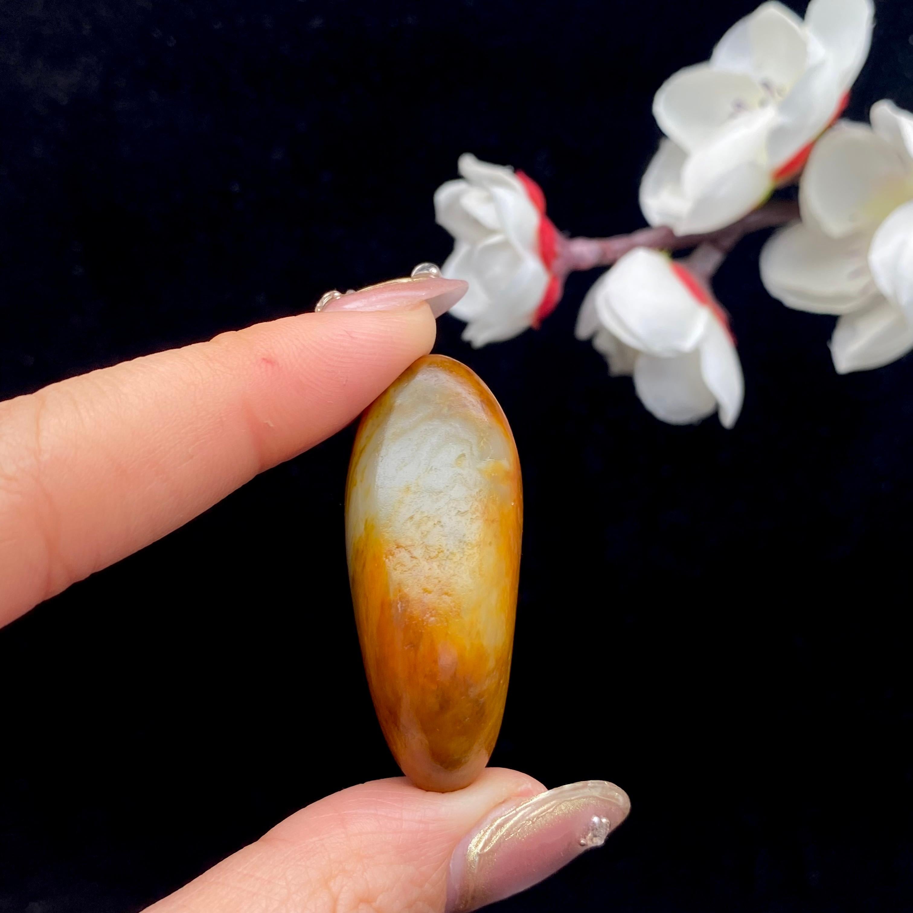 和田玉聚红皮籽料原石（19.6g）