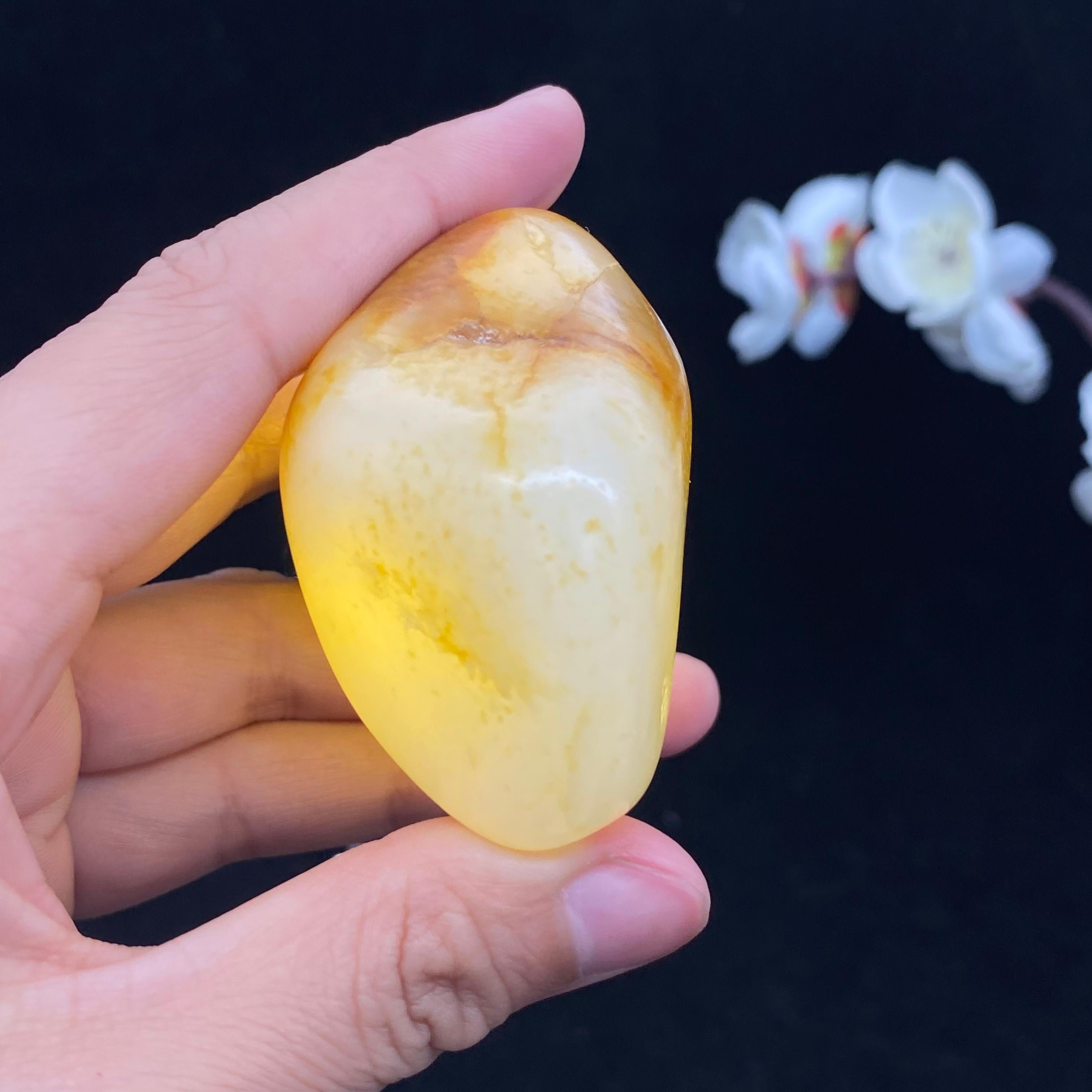 和田玉聚黄皮籽料原石（87.1g）