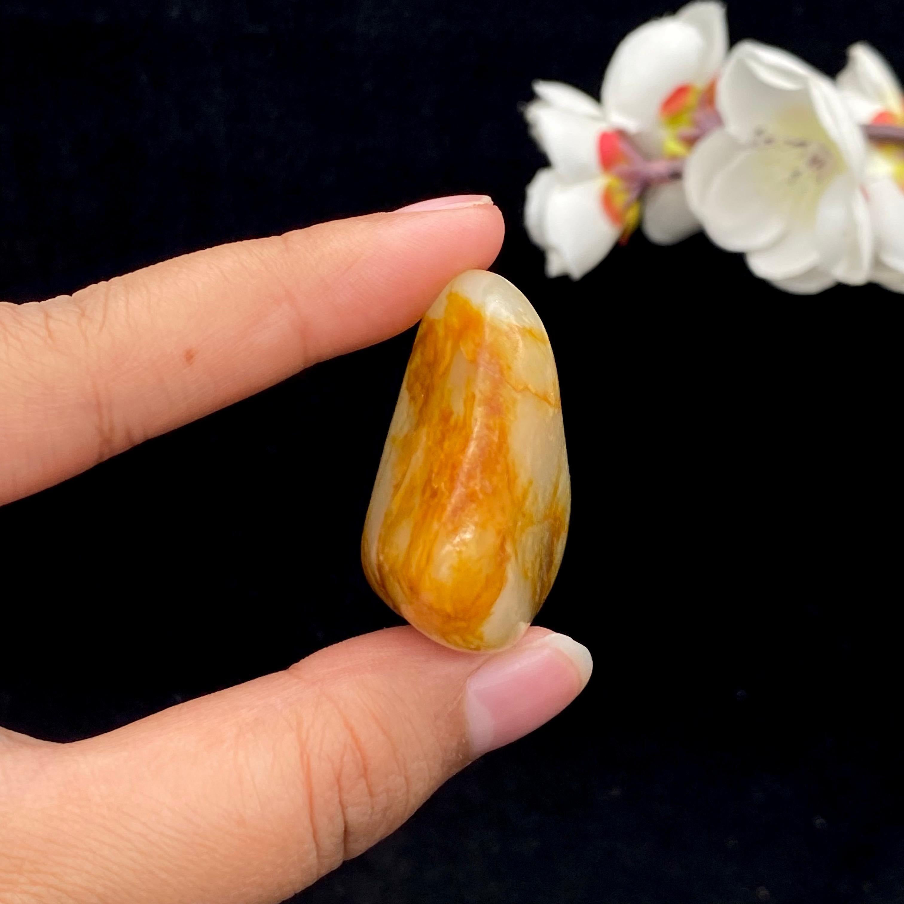 和田玉洒金皮籽料挂件（37.6g）