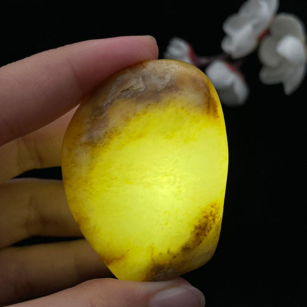 和田玉黄皮籽料大挂件（53.1g）