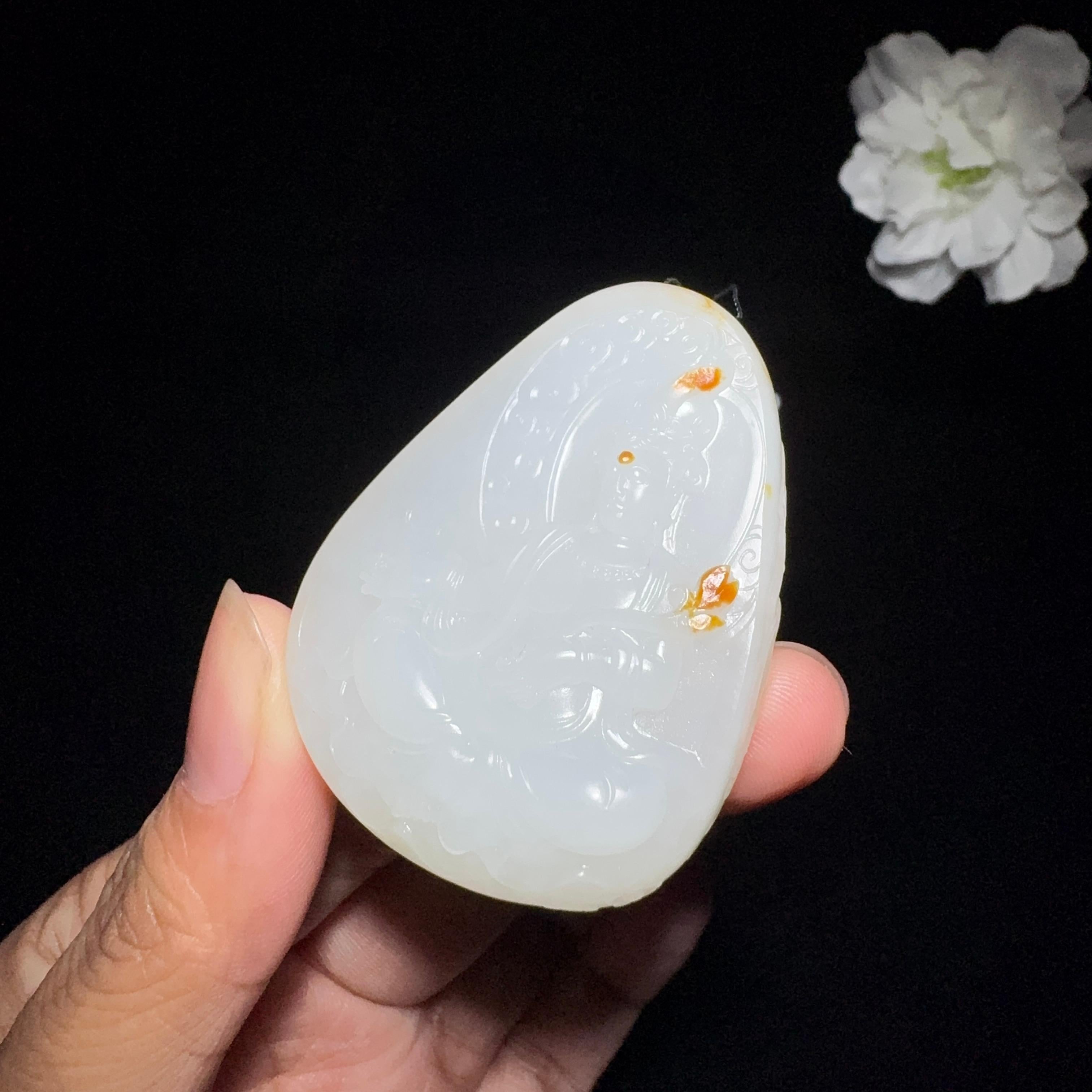 和田玉籽料观音（52.8g）
