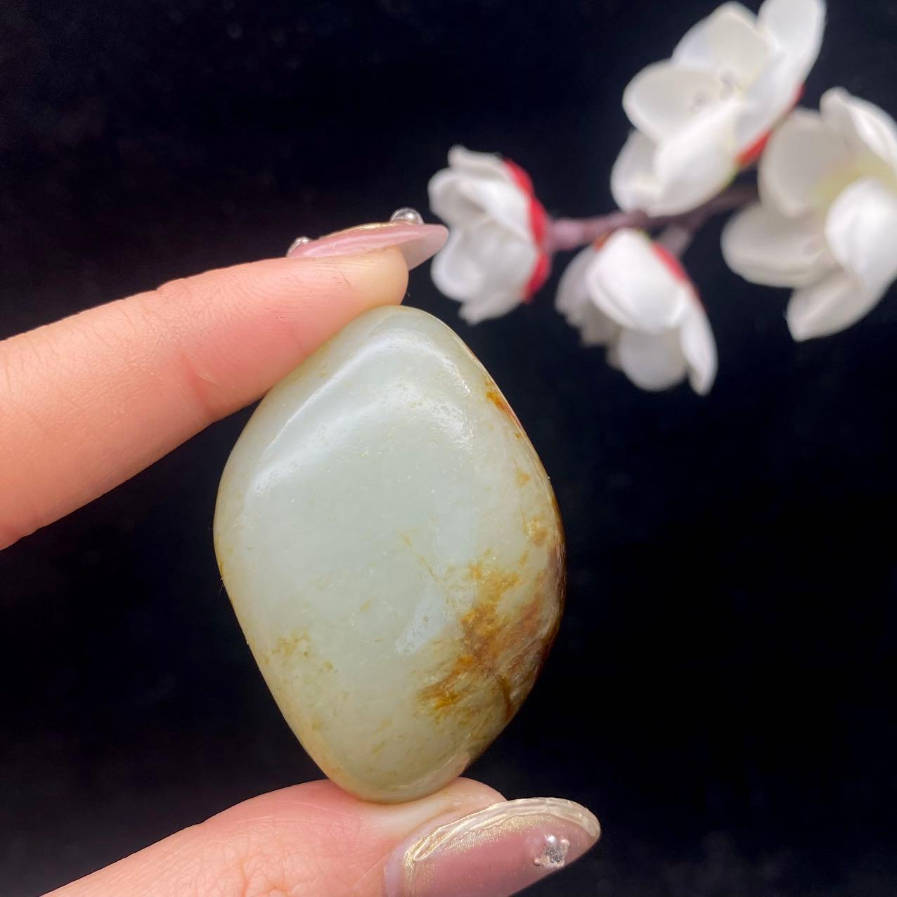 和田玉聚红皮籽料原石（49.1g）