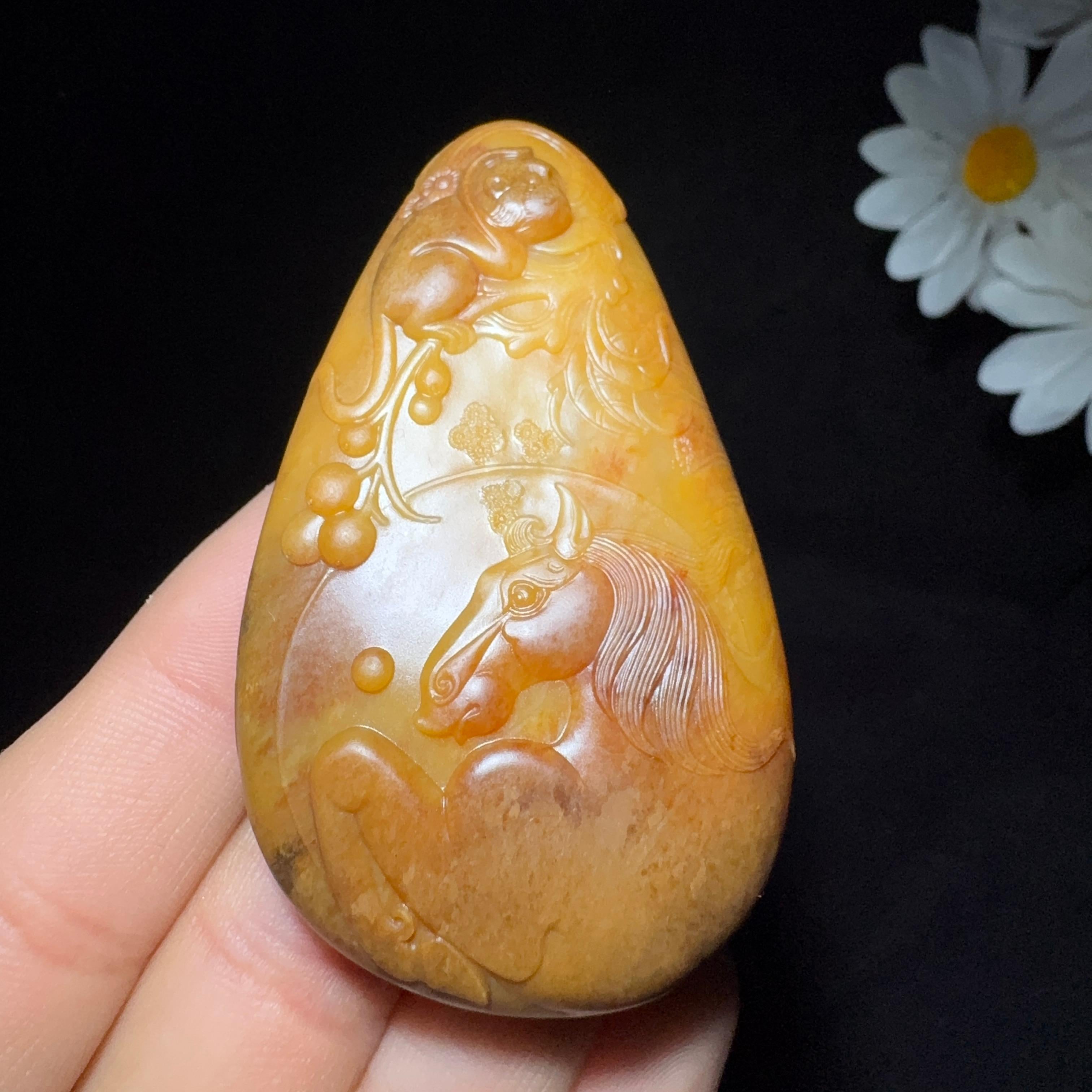 和田玉籽料收藏级挂件马上封侯（54.9g）